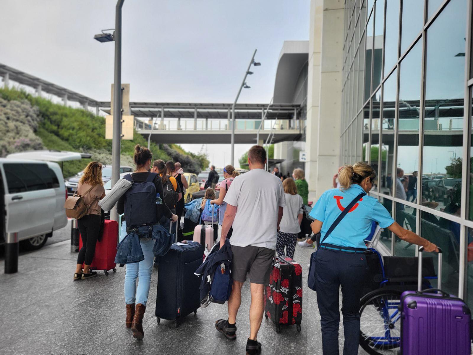 Με C-130 θα επιστρέψουν από τον Λίβανο οι 45 Κύπριοι που εκδήλωσαν ενδιαφέρον