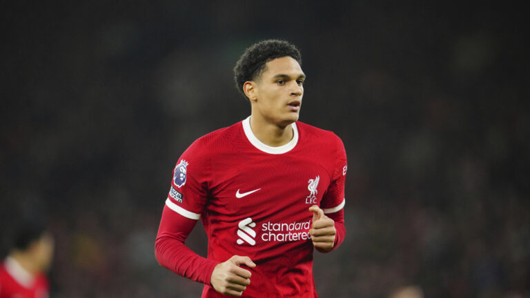 Ανανέωσε το συμβόλαιο του Κουάνσα η Λίβερπουλ