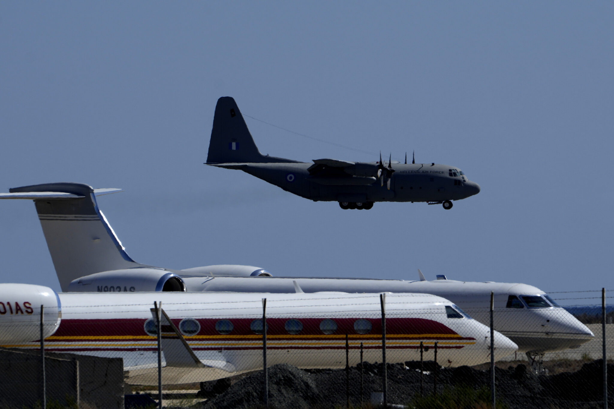 ARD:  Η Κύπρος στρατηγικός κόμβος για την απομάκρυνση πολιτών από Μέση Ανατολή