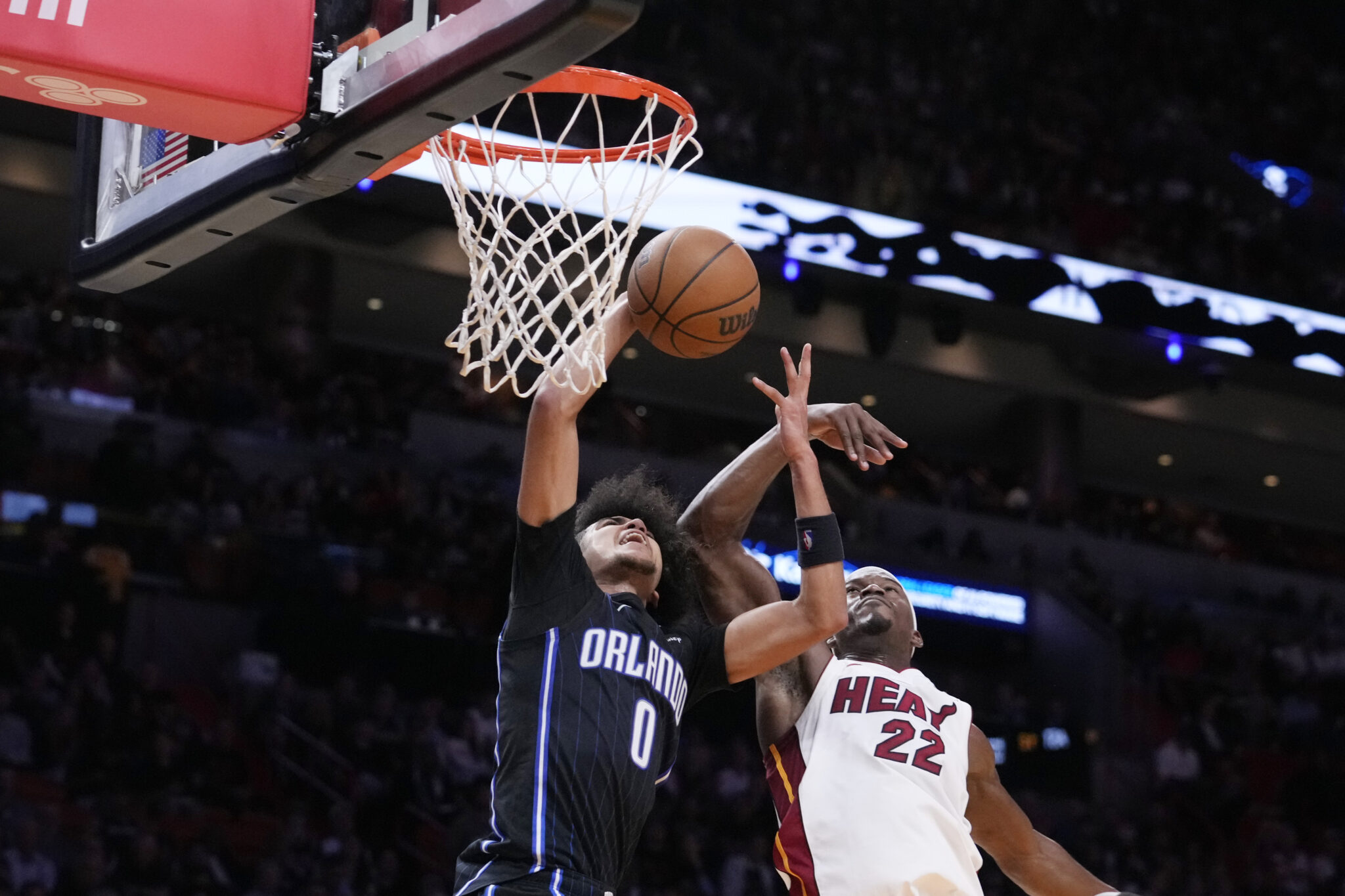 Ταπείνωσαν το Μαϊάμι οι φοβεροί Μάτζικ, εντυπωσιακή εκκίνηση για Γουόριορς