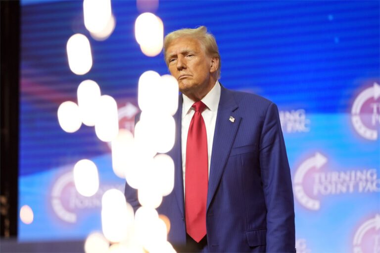 Πρώην Πρόεδροι των ΗΠΑ προειδοποιούν για επανεκλογή Τραμπ