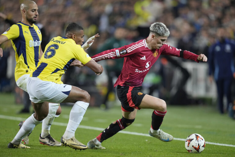 Τεσσάρα της Ρέιντζερς πριν το Καραϊσκάκη, όρθια στην Τουρκία η Γιουνάιτεντ