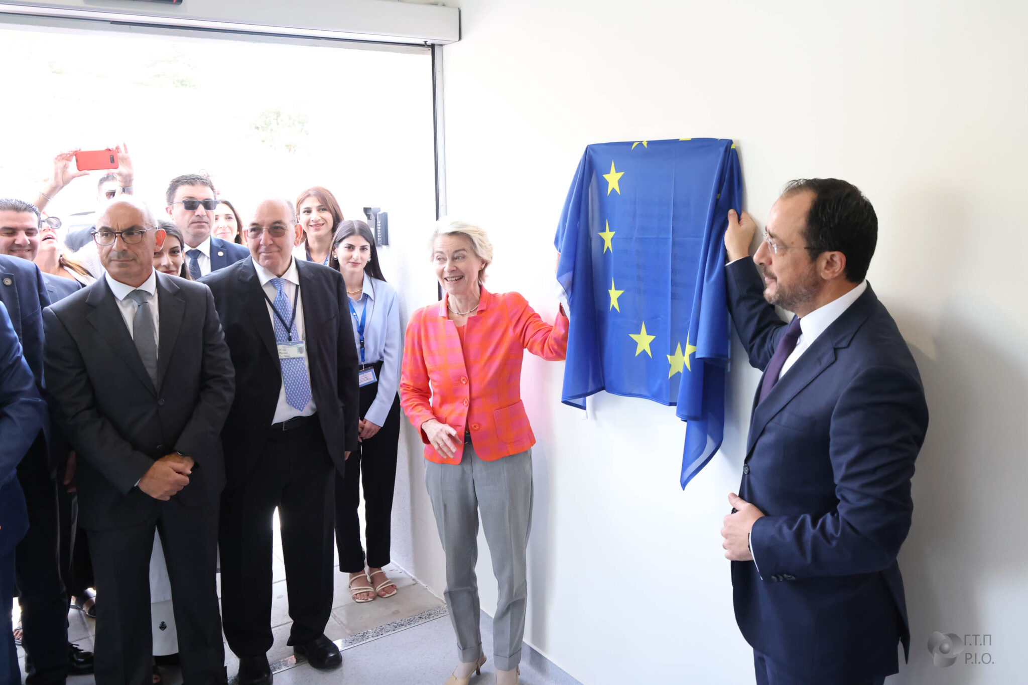 Ευχαριστίες φον ντερ Λάιεν για ετοιμότητα Κύπρου για απομάκρυνση αμάχων