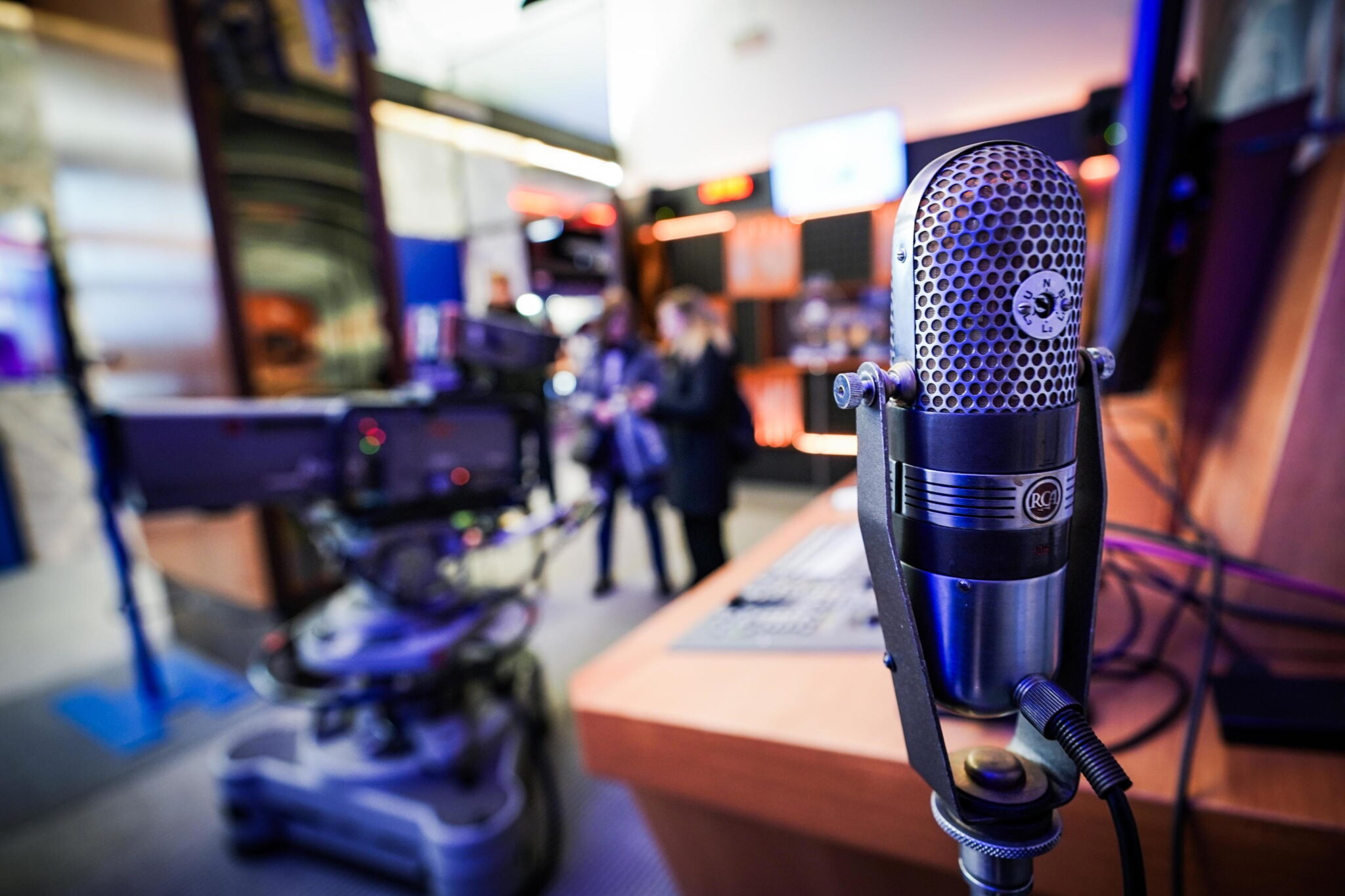 Που οφείλονται οι διακοπές στις εκπομπές των κυπριακών ραδιοφώνων