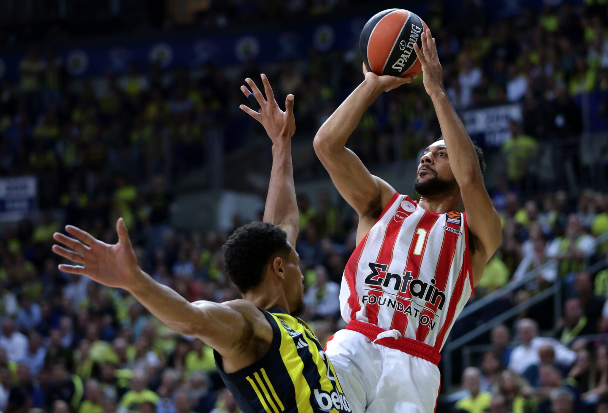 «Κόλλησε» στην Πόλη αλλά άφησε υποσχέσεις ο Ολυμπιακός