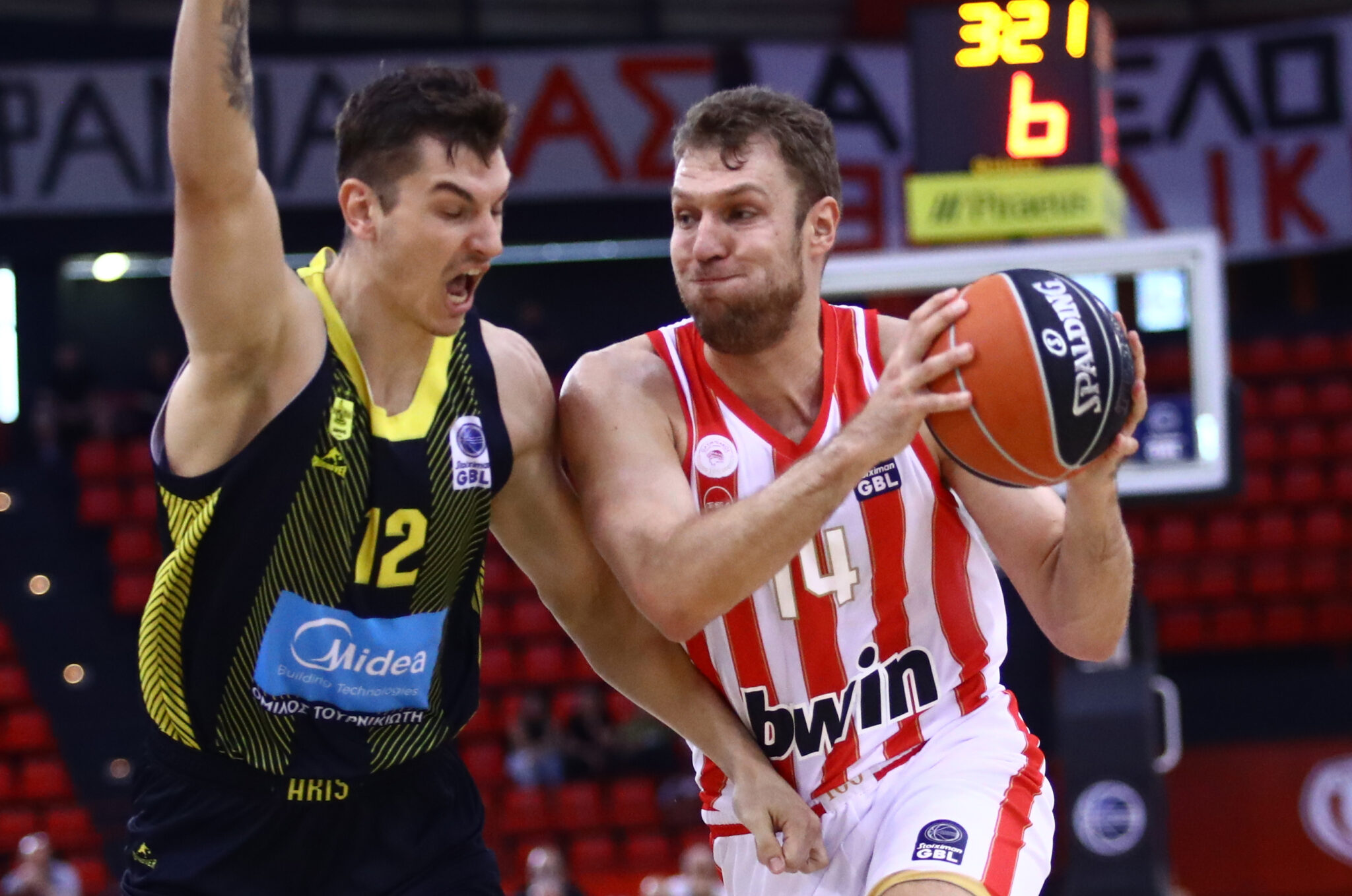 Έβγαλε γούστα κόντρα στον Άρη με 100άρα και μπασκετάρα ο Ολυμπιακός