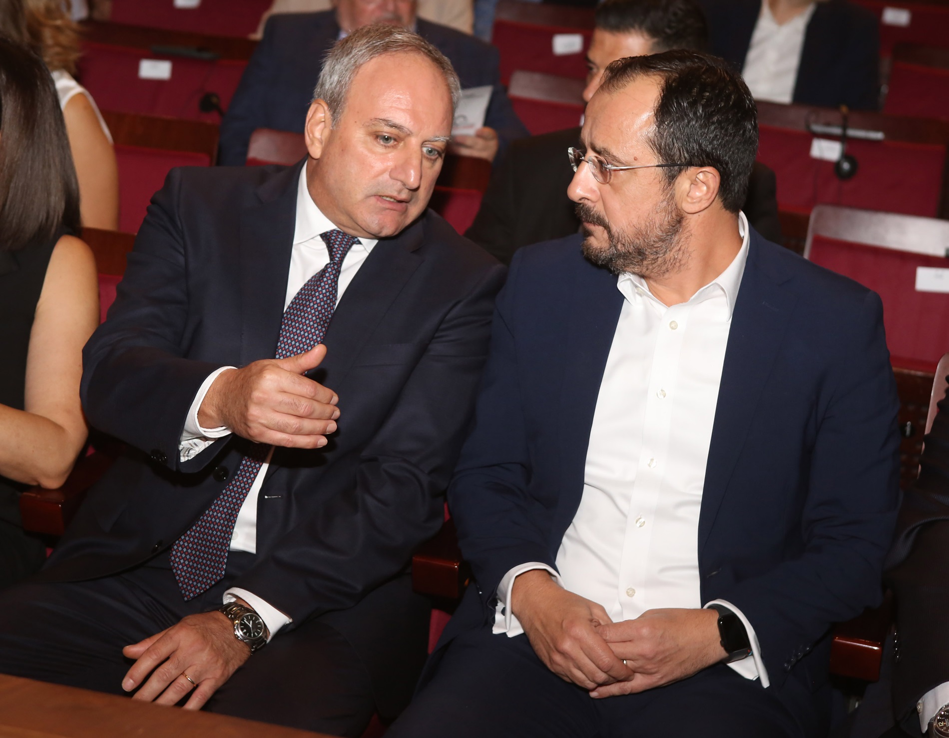 «Κυπριακό: Ώρα μηδέν»: Οι αναφορές Χριστοδουλίδη-Στεφάνου στο Συνέδριο του ΑΚΕΛ