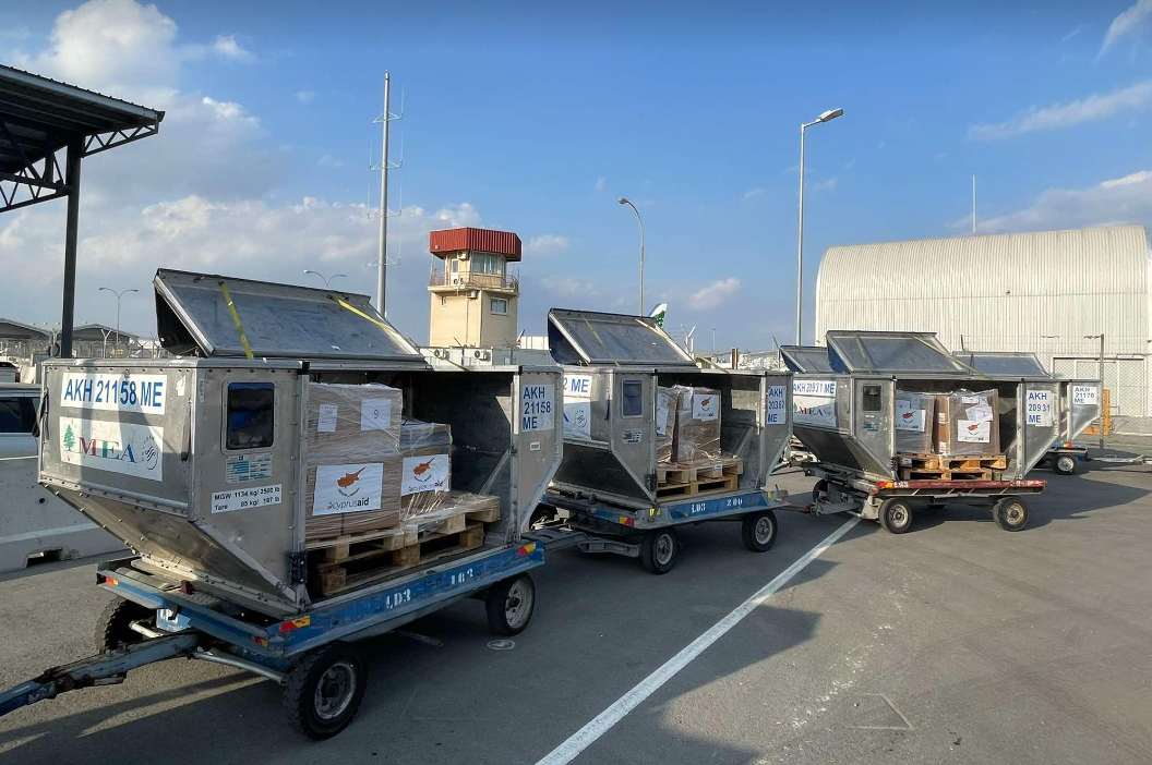 ΦΩΤΟ: Η Κύπρος στέλνει στον Λίβανο τρεις τόνους φάρμακα και αναλώσιμα