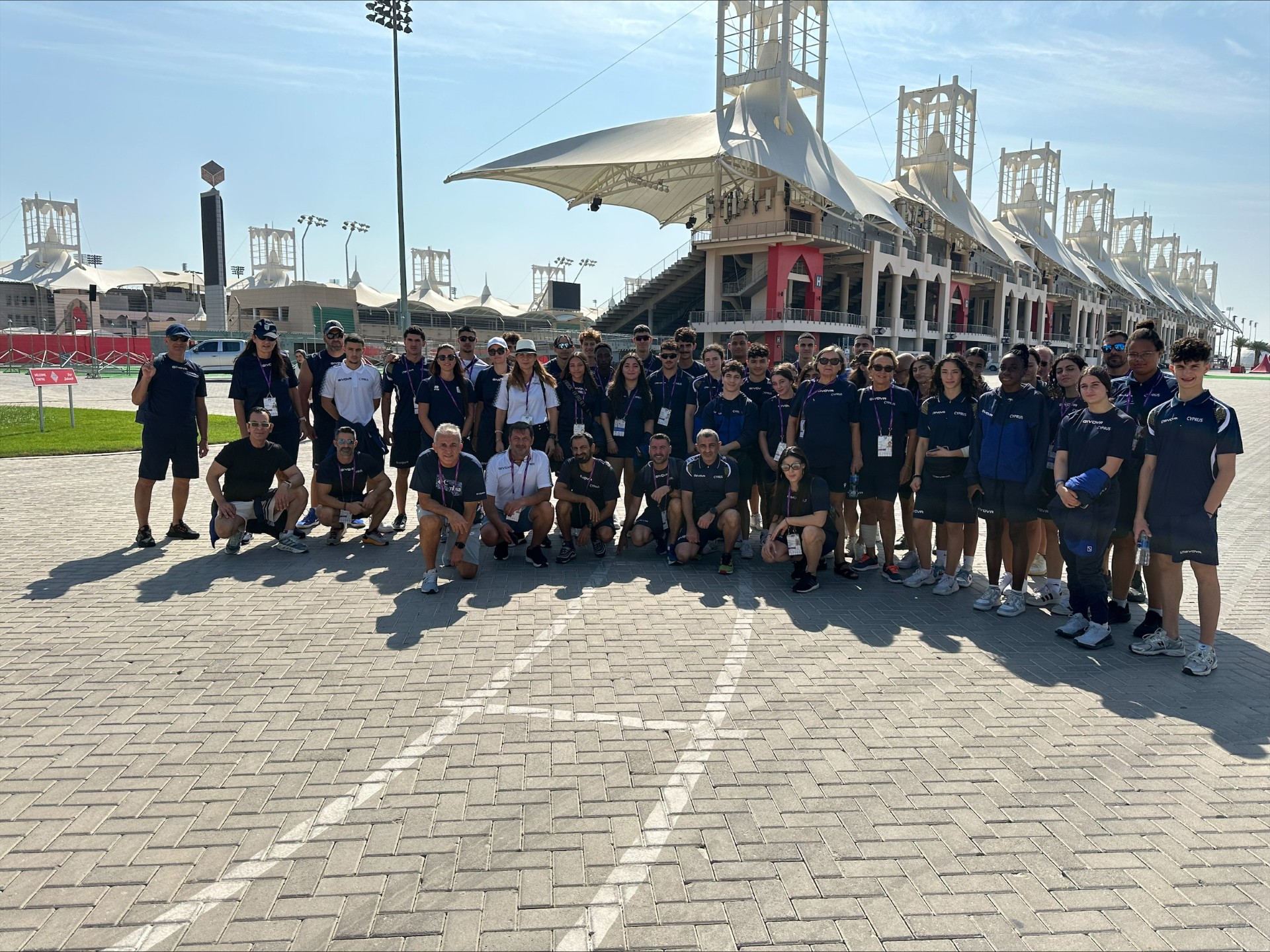 Κεράσαμε σιουσιούκο, ζιβανία και χορέψαμε τη «Μηλιά» στο Μπαχρέιν