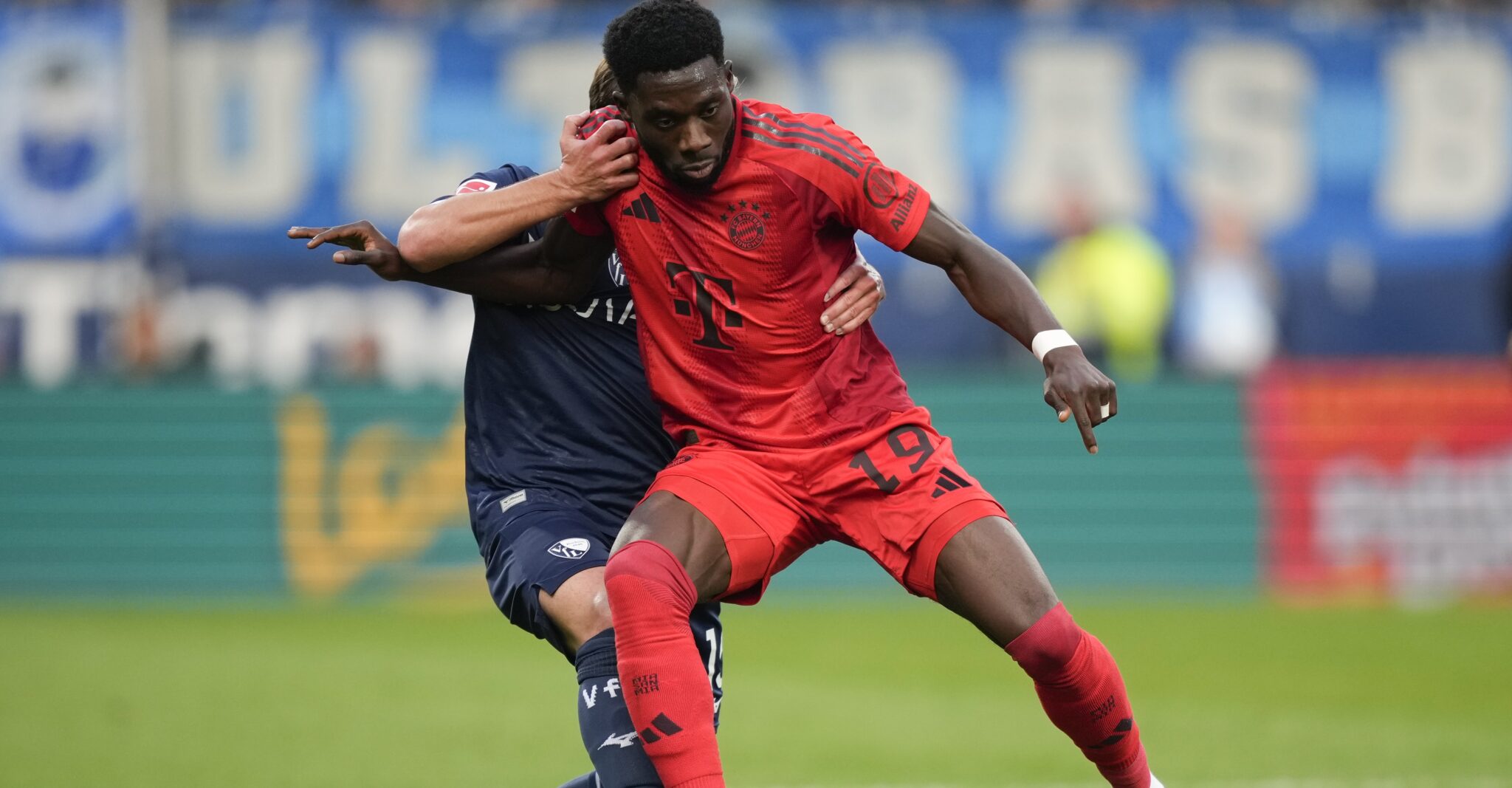 Ο Φλικ θέλει να φέρει στην Μπαρσελόνα τον Αλφόνσο Ντέιβις