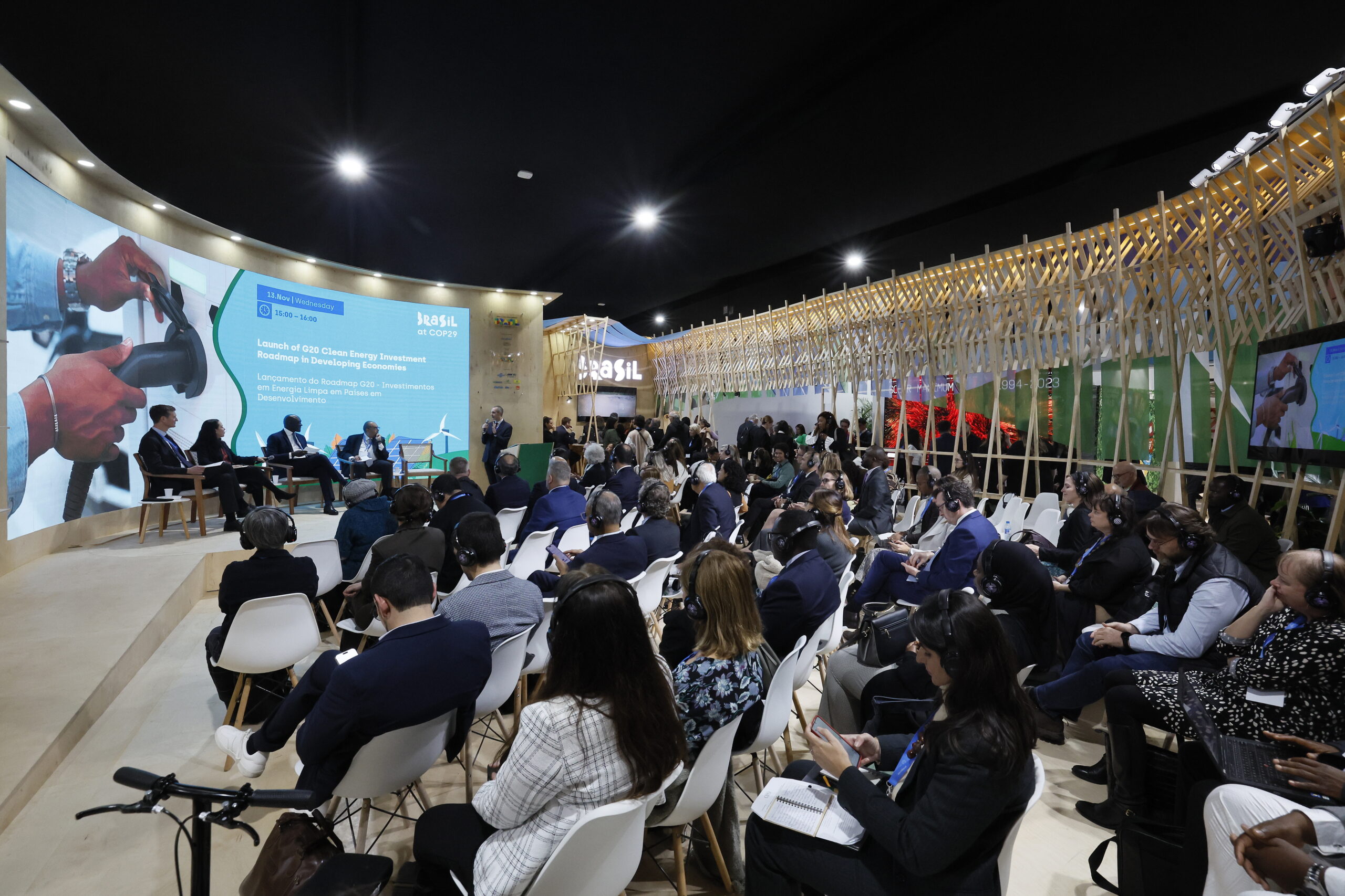 Οργή Γαλλίας έναντι κατηγοριών Αζερμπαϊτζάν για «αποικιοκρατικά εγκλήματα» στην COP29