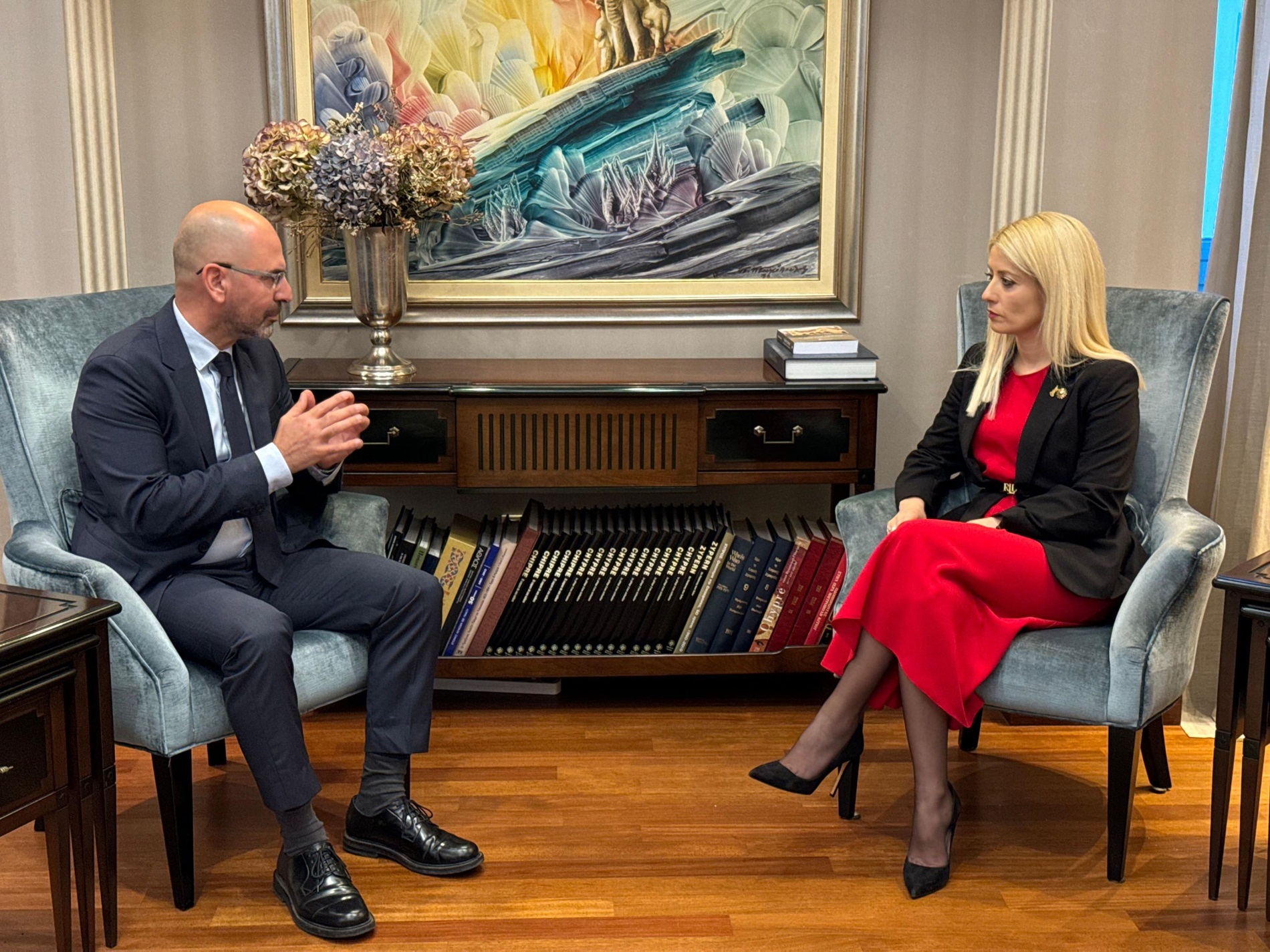 Συναντήθηκε με το νέο Γενικό Ελεγκτή η Αννίτα Δημητρίου