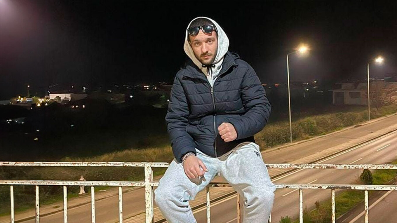 «Γιατί ζωή μου;»: Σήμερα η κηδεία του 20χρονου που σκοτώθηκε στο Αγρίνιο