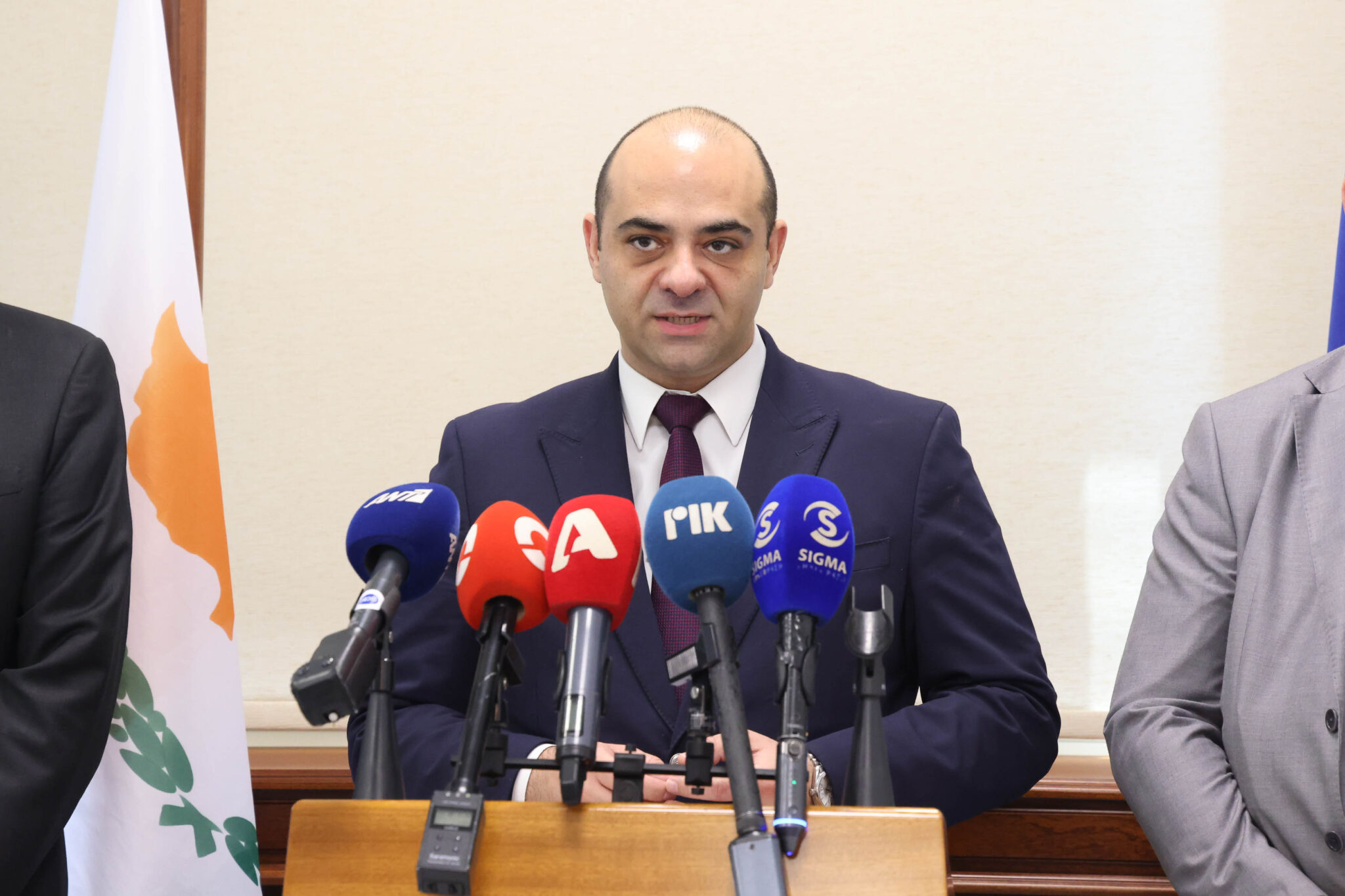 Συνταξιοδοτικό και ΑΤΑ στο τραπέζι της συνάντησης Παναγιώτου με ΠΑΣΥΔΥ