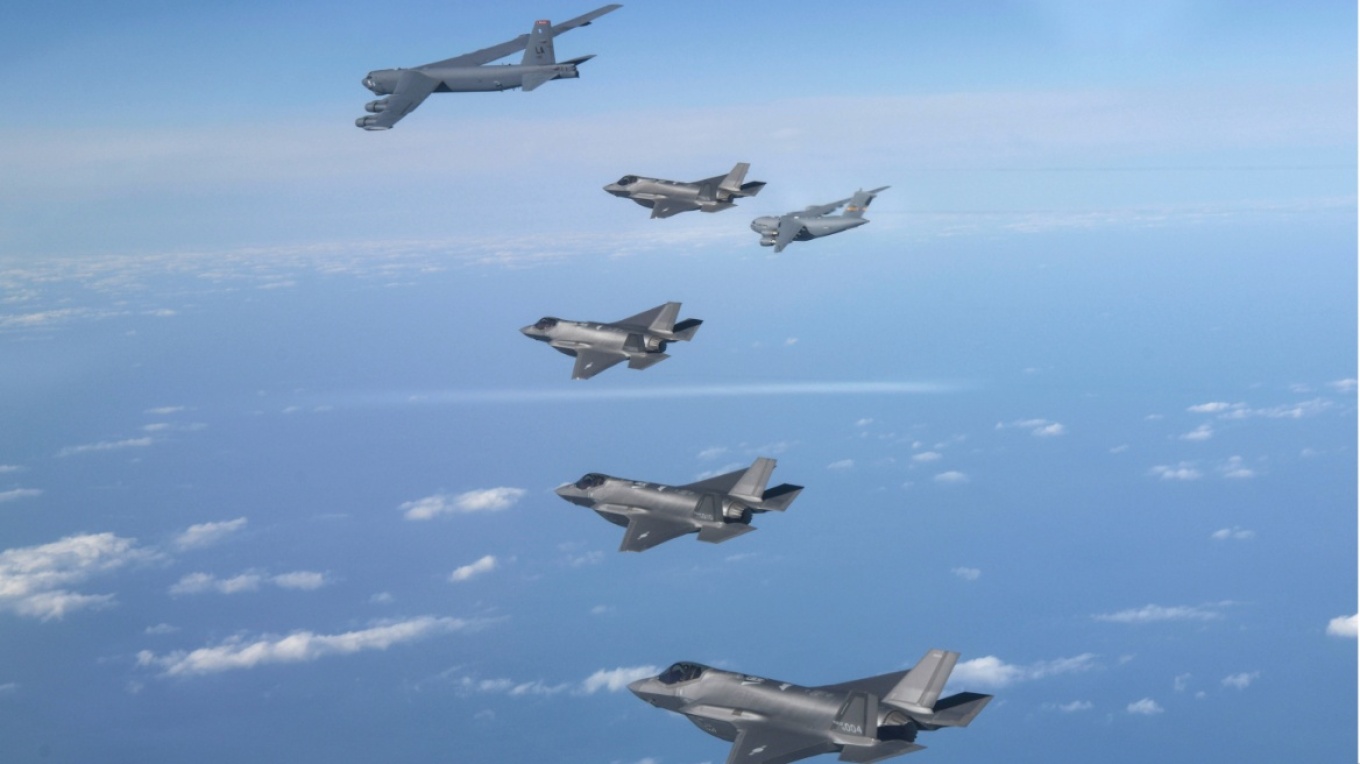 Λαμβάνουν μέτρα οι ΗΠΑ, στέλνουν βομβαρδιστικά B-52 στη Μέση Ανατολή