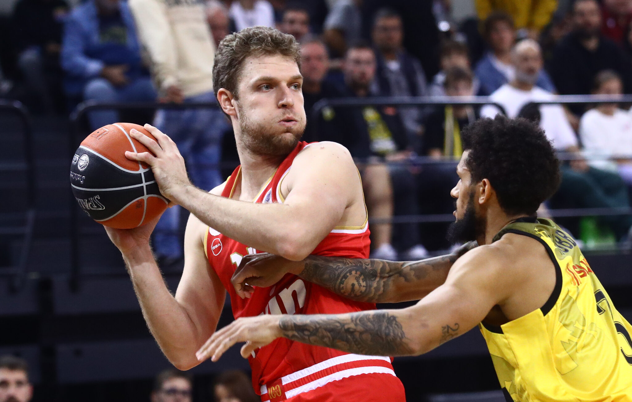 Ξέσπασε στην τέταρτη περίοδο ο Ολυμπιακός με υπογραφή Μιλουτίνοφ