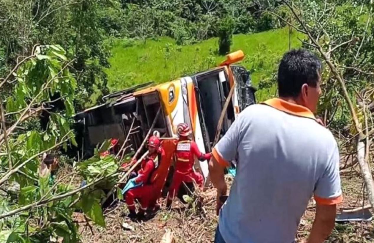 Επτά νεκροί και 30 τραυματίες σε τροχαίο με λεωφορείο στο Περού