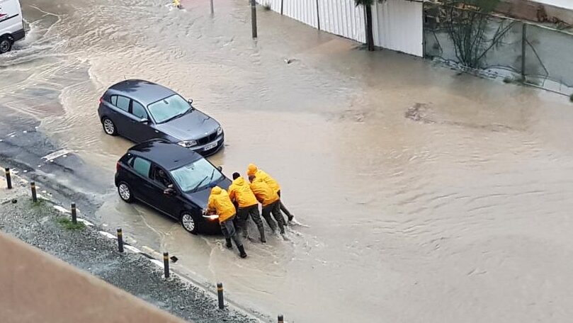 &Eta; &Pi;&omicron;&lambda;&iota;&tau;&iota;&kappa;ή Ά&mu;&upsilon;&nu;&alpha; &pi;&rho;&omicron;&epsilon;&iota;&delta;&omicron;&pi;&omicron;&iota;&epsilon;ί: &Tau;&iota; &pi;&rho;έ&pi;&epsilon;&iota; &nu;&alpha; &kappa;ά&nu;&epsilon;&iota;&sigmaf; &pi;&rho;&iota;&nu; &kappa;&alpha;&iota; &kappa;&alpha;&tau;ά &tau;&eta; &delta;&iota;ά&rho;&kappa;&epsilon;&iota;&alpha; &iota;&sigma;&chi;&upsilon;&rho;ώ&nu; &alpha;&nu;έ&mu;&omega;&nu; &kappa;&alpha;&iota; &pi;&lambda;&eta;&mu;&mu;ύ&rho;&alpha;&sigmaf;