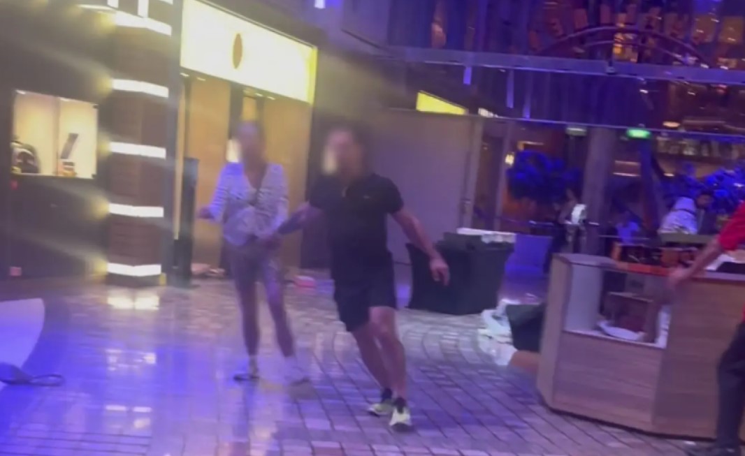 ΒΙΝΤΕΟ: Η τρομακτική στιγμή που κρουαζιερόπλοιο παίρνει κλίση 45 μοιρών εν μέσω καταιγίδας