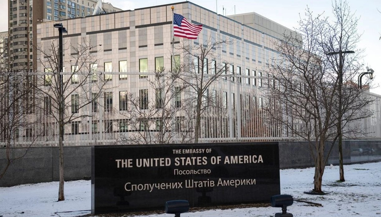 Οι ΗΠΑ έκλεισαν την πρεσβεία στο Κίεβο μετά από πληροφορίες για αεροπορική επίθεση