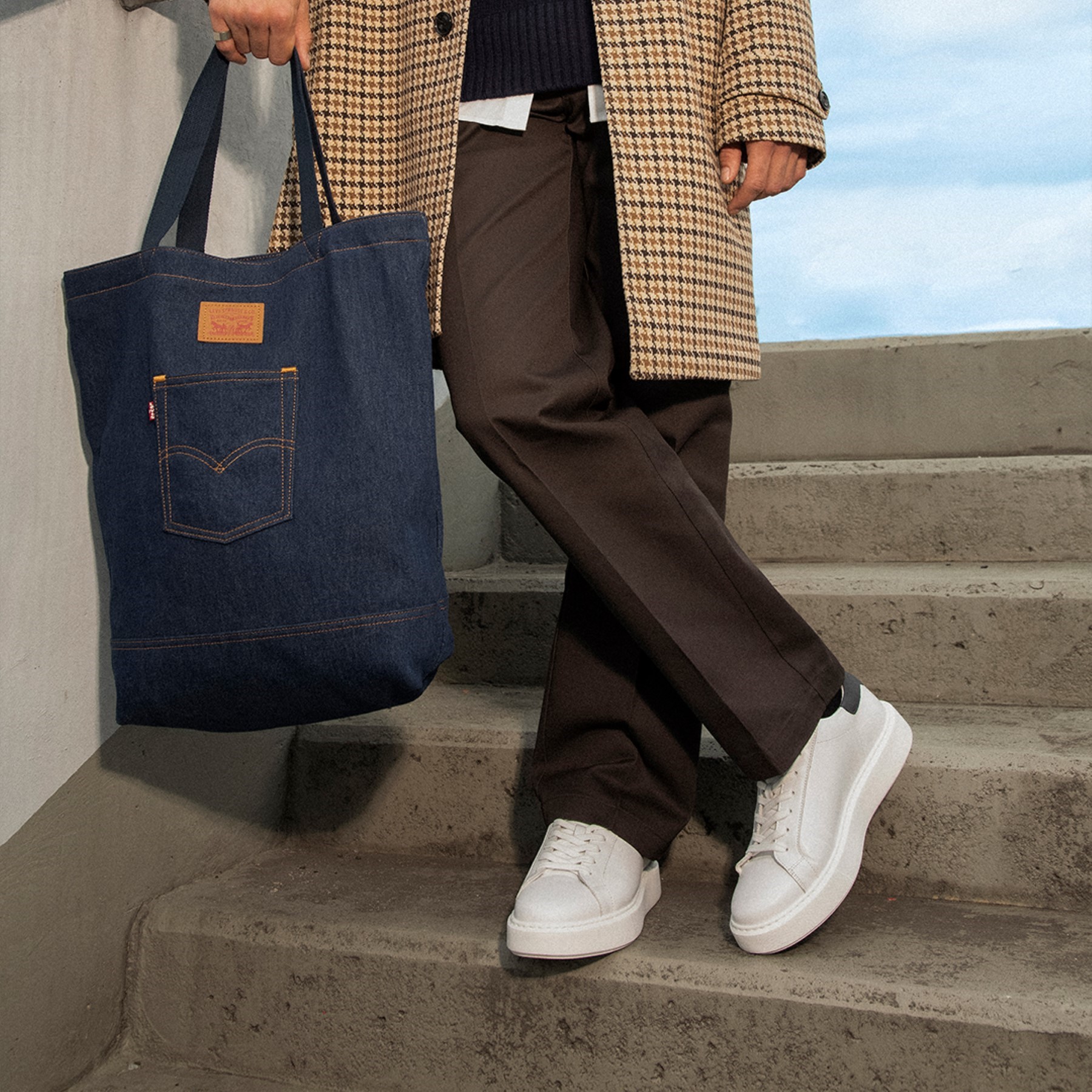 5 τρόποι που δεν περίμενες, για να φορέσεις τα Vans με κομψά σύνολα