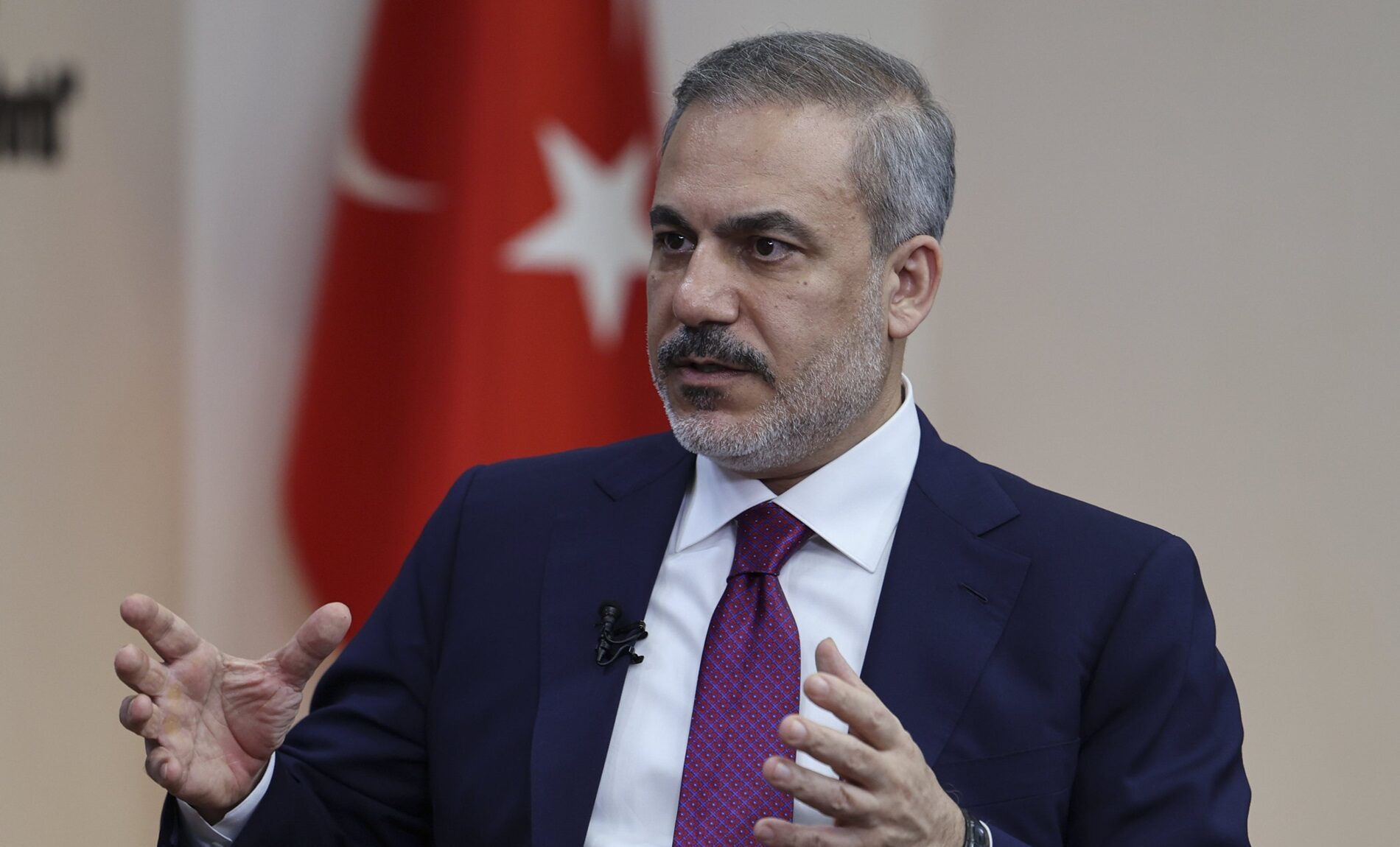 Προκαλεί ο Φιντάν: Με όποιον και να μιλήσω, κάνει παράπονα για τη «νότια Κύπρο»