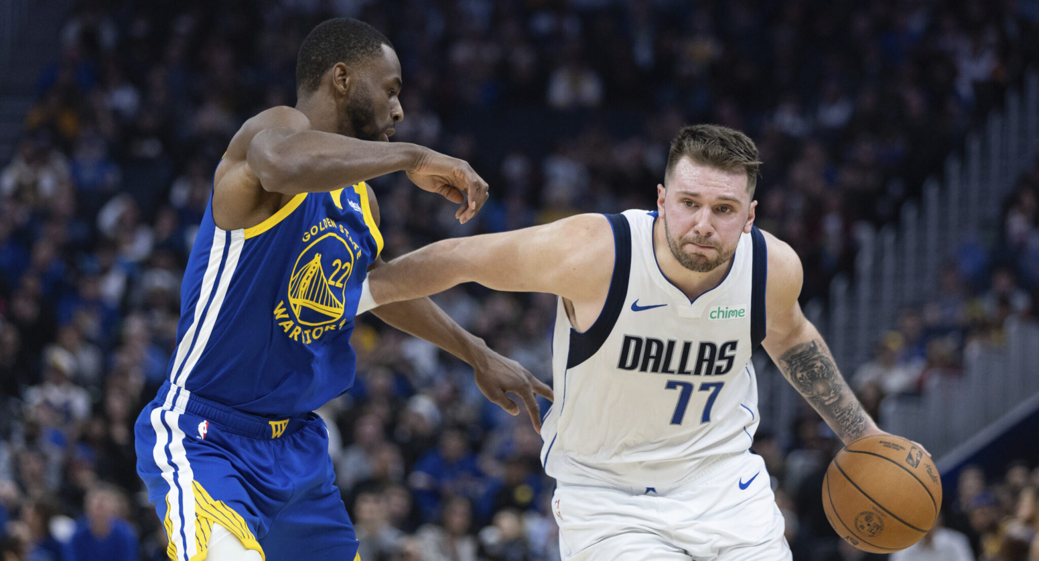 Μυθικό ματς με 48 τρίποντα και τριπλό Ντόντσιτς στη νίκη του Ντάλας επί των Γουόριορς