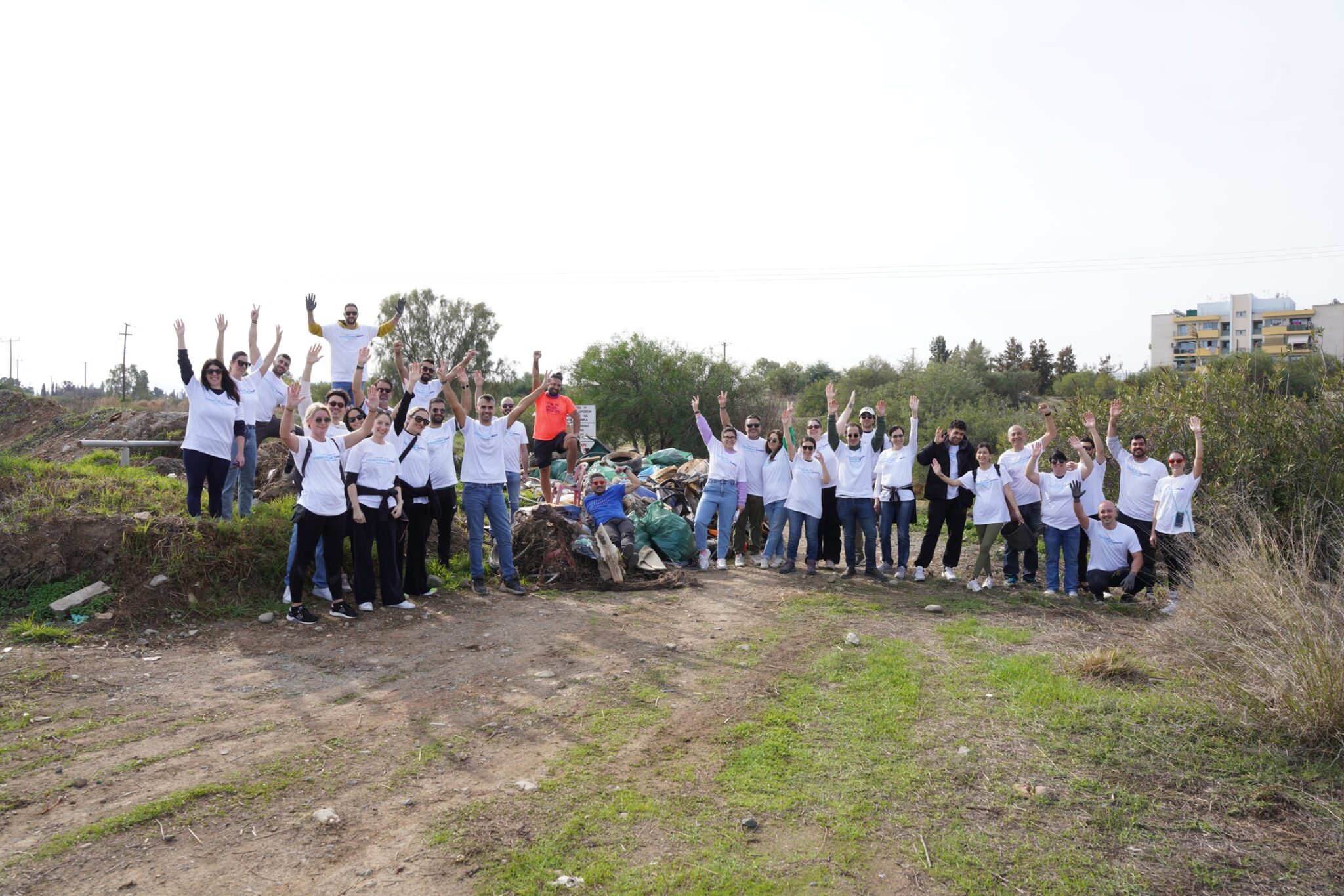 H Philip Morris Cyprus καθαρίζει τον Πεδιαίο ποταμό