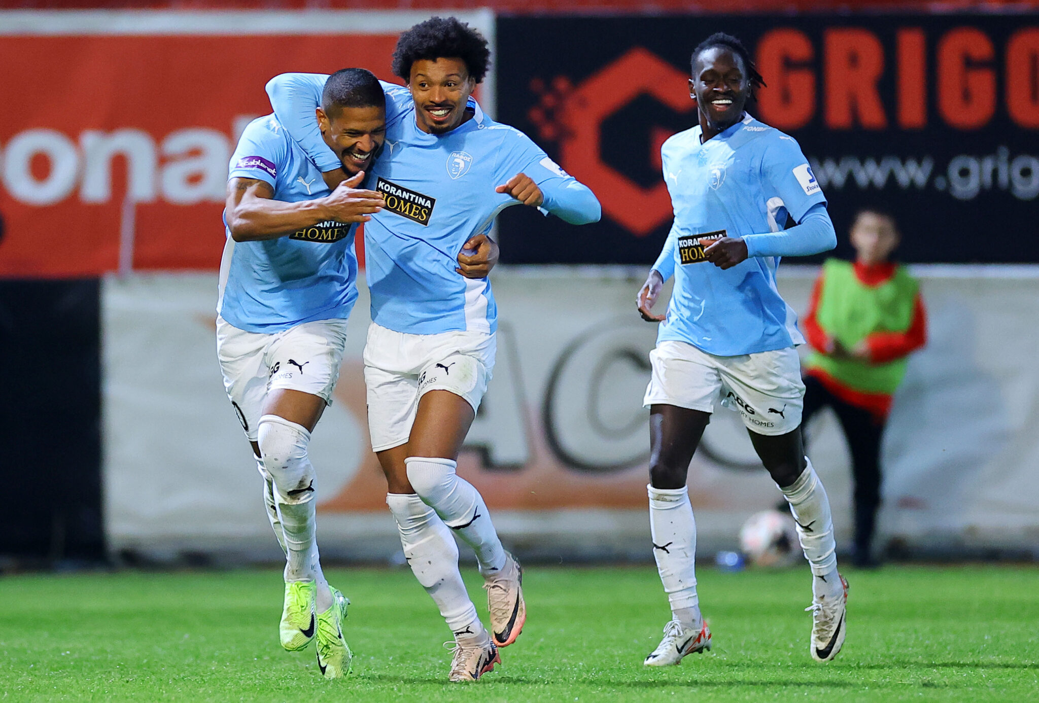 Νίκησε τη Νέα Σαλαμίνα και αύξησε τη διαφορά η Πάφος (ΒΙΝΤΕΟ)