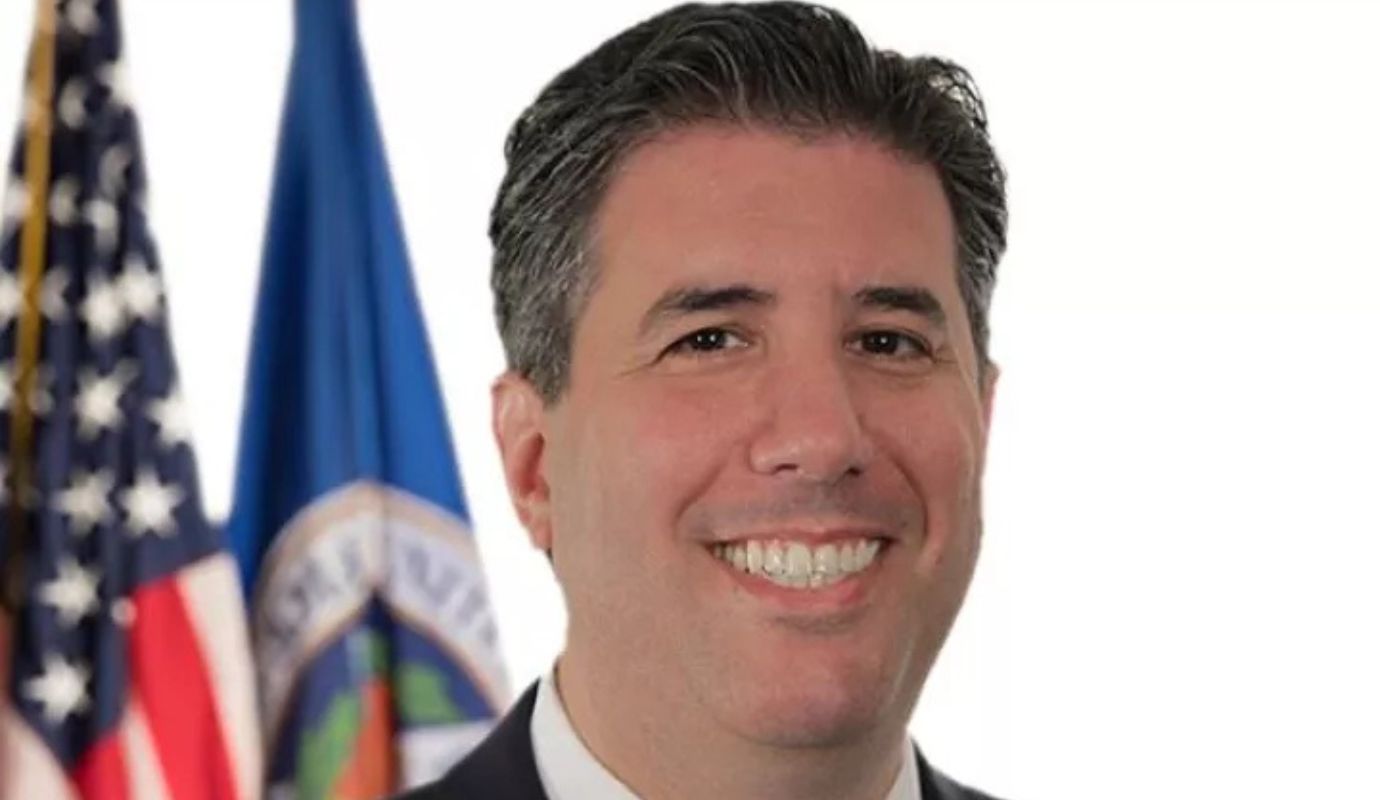 Μάικλ Ρίγας: Ο ελληνικής καταγωγής «εκλεκτός» του Τραμπ για τη θέση του αναπληρωτή υπουργού Εξωτερικών