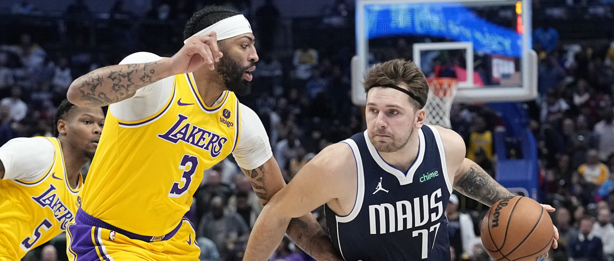 To μεγαλύτερο trade όλων των εποχών: Στους Λέικερς ο Ντόντσιτς, στο Ντάλας ο Ντέιβις