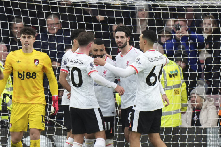 Κέρασε άλλο ένα τρίποντο τη Λίβερπουλ ο Σαλάχ (ΒΙΝΤΕΟ)