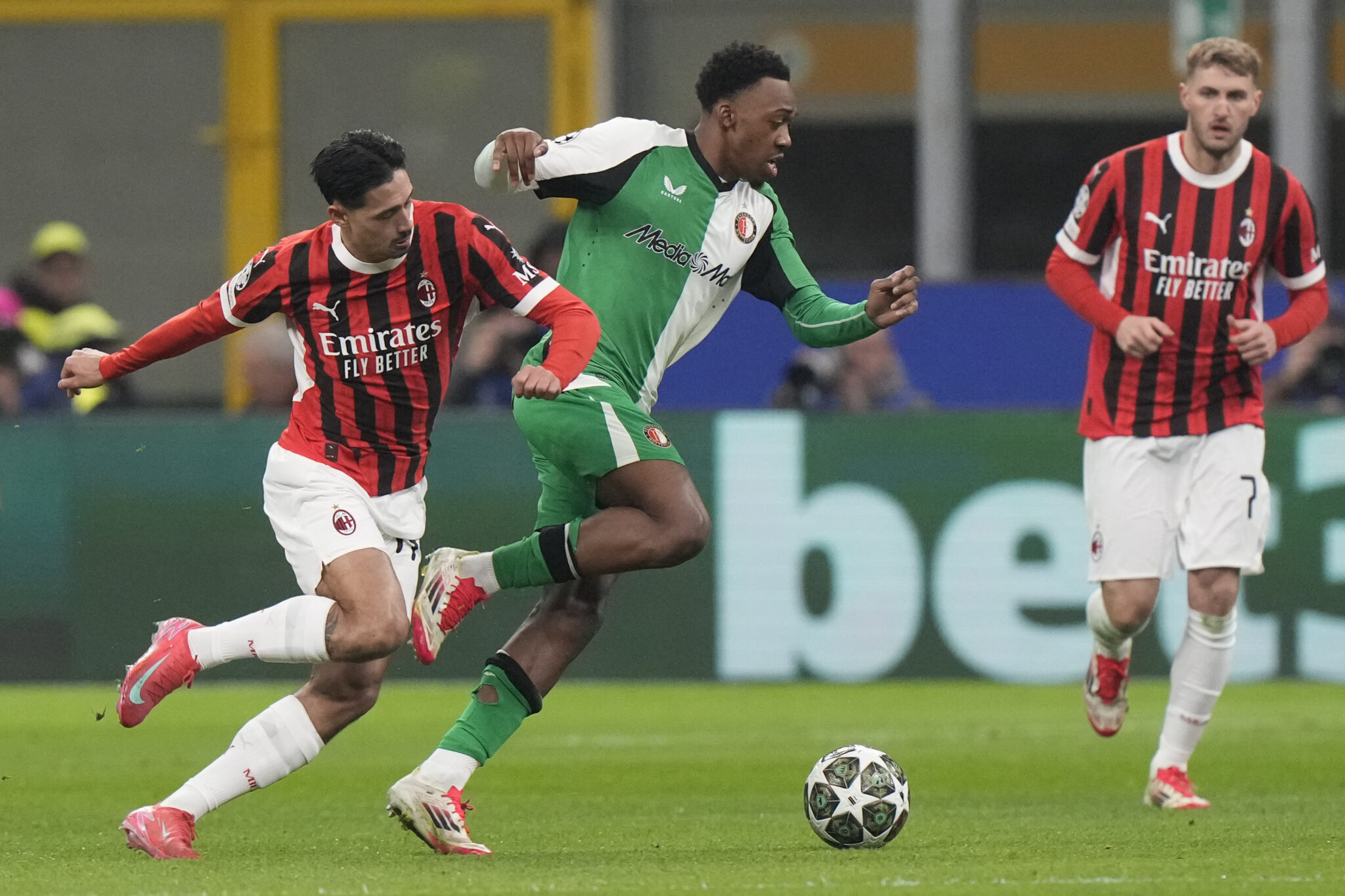 «Έδεσε» τον Ράιντερς η Μίλαν