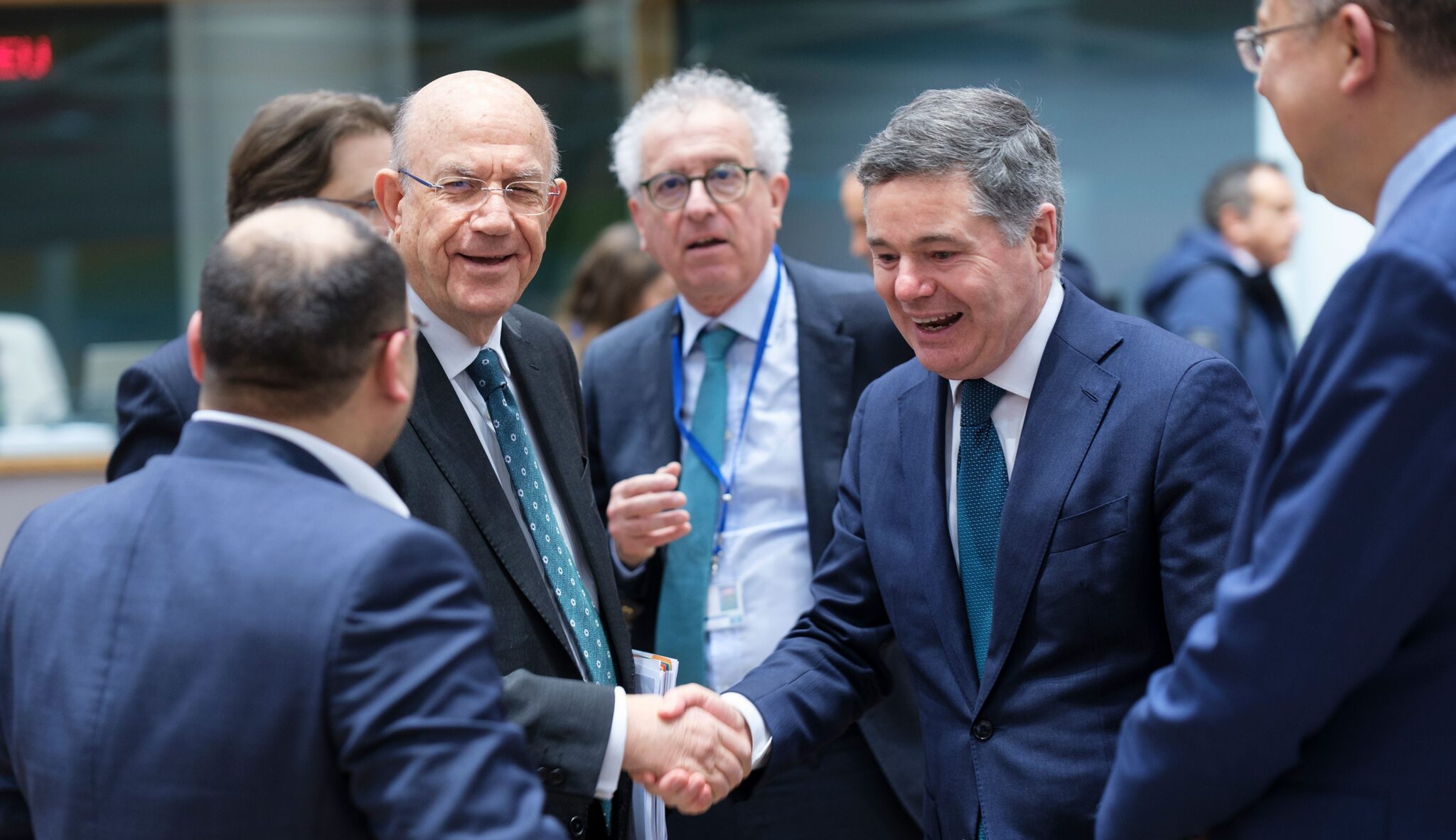 Κεραυνός: Η ΕΕ να μείνει επικεντρωμένη στα θέματα που την απασχολούν εν μέσω ραγδαίων εξελίξεων