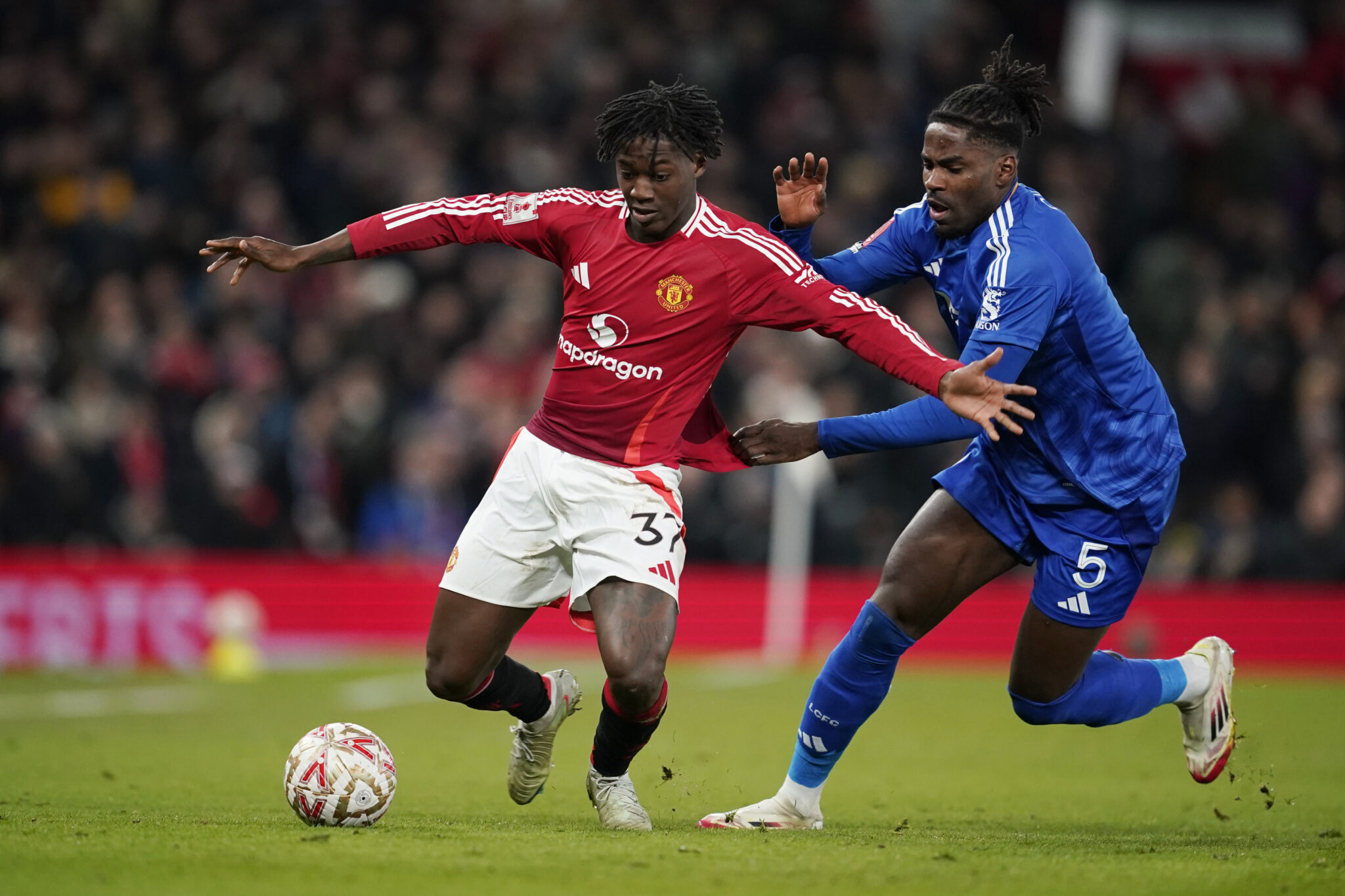 «Ο Μέινου ζητά να… δεκαπλασιαστεί ο μισθός του για να υπογράψει νέο συμβόλαιο»