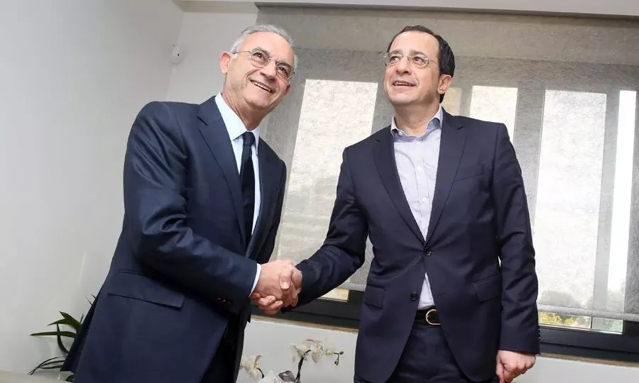 &laquo;&Sigma;&omicron;&beta;&alpha;&rho;&epsilon;ύ&omicron;&upsilon;&nu; &tau;&alpha; &pi;&rho;ά&gamma;&mu;&alpha;&tau;&alpha; &gamma;&iota;&alpha; &Kappa;&upsilon;&pi;&rho;&iota;&alpha;&kappa;ό&raquo;: &Tau;&omicron; &mu;ή&nu;&upsilon;&mu;&alpha; &Alpha;&beta;έ&rho;&omega;&phi; &pi;&rho;&omicron;&sigmaf; &Pi;&tau;&Delta; &kappa;&alpha;&iota; &omicron;&iota; &epsilon;&kappa;&tau;&iota;&mu;ή&sigma;&epsilon;&iota;&sigmaf; &tau;&omicron;&upsilon; &gamma;&iota;&alpha; &tau;&eta;&nu; &delta;&iota;&epsilon;&upsilon;&rho;&upsilon;&mu;έ&nu;&eta;