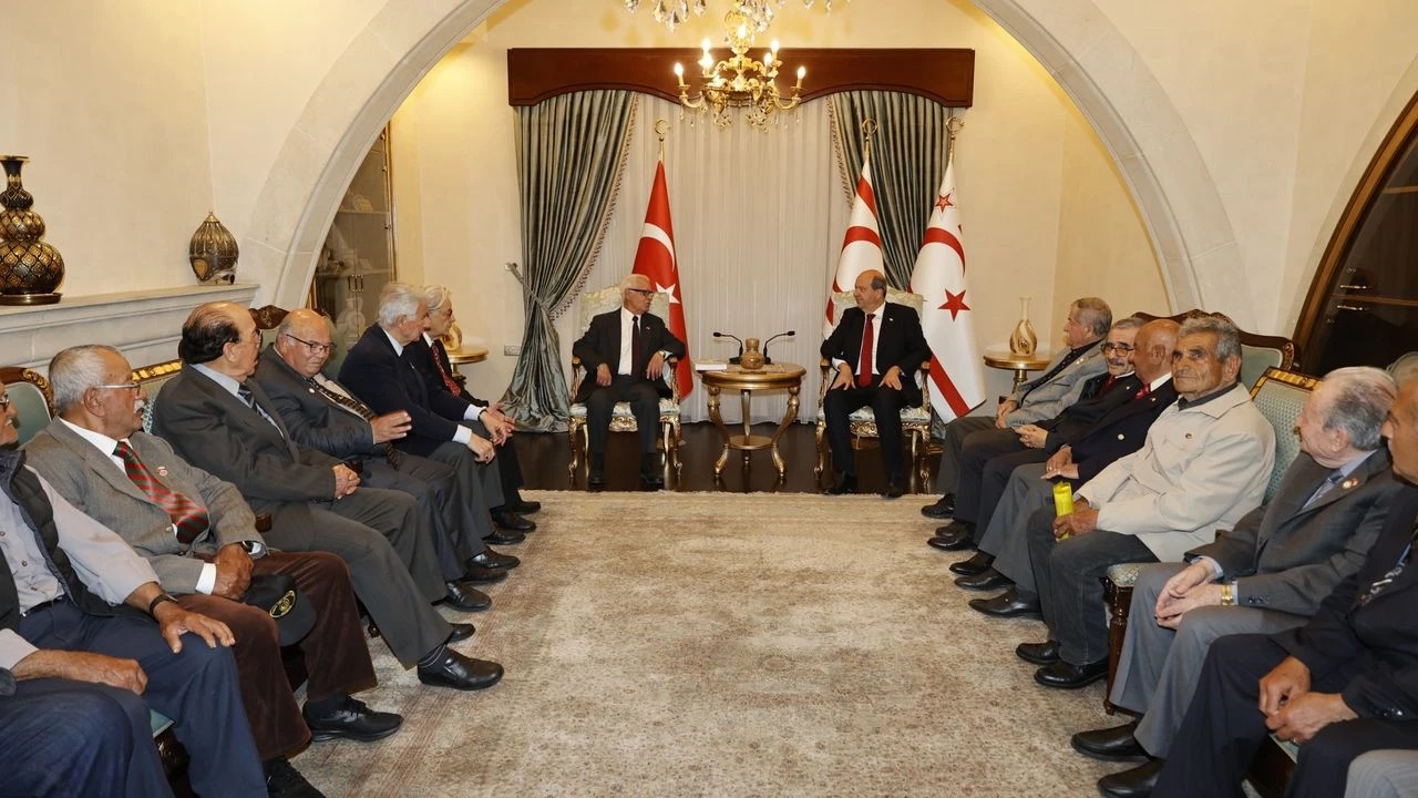 Είδε αντιπροσωπεία της ΤΜΤ πριν αναχωρήσει για Γενεύη ο Τατάρ