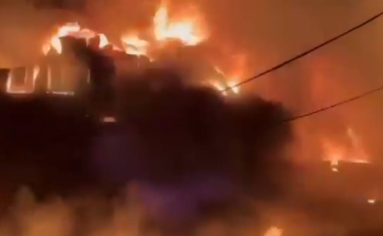 ΒΙΝΤΕΟ: Καταστροφική πυρκαγιά καίει το ιστορικό κέντρο της Λίμας για τέταρτη μέρα