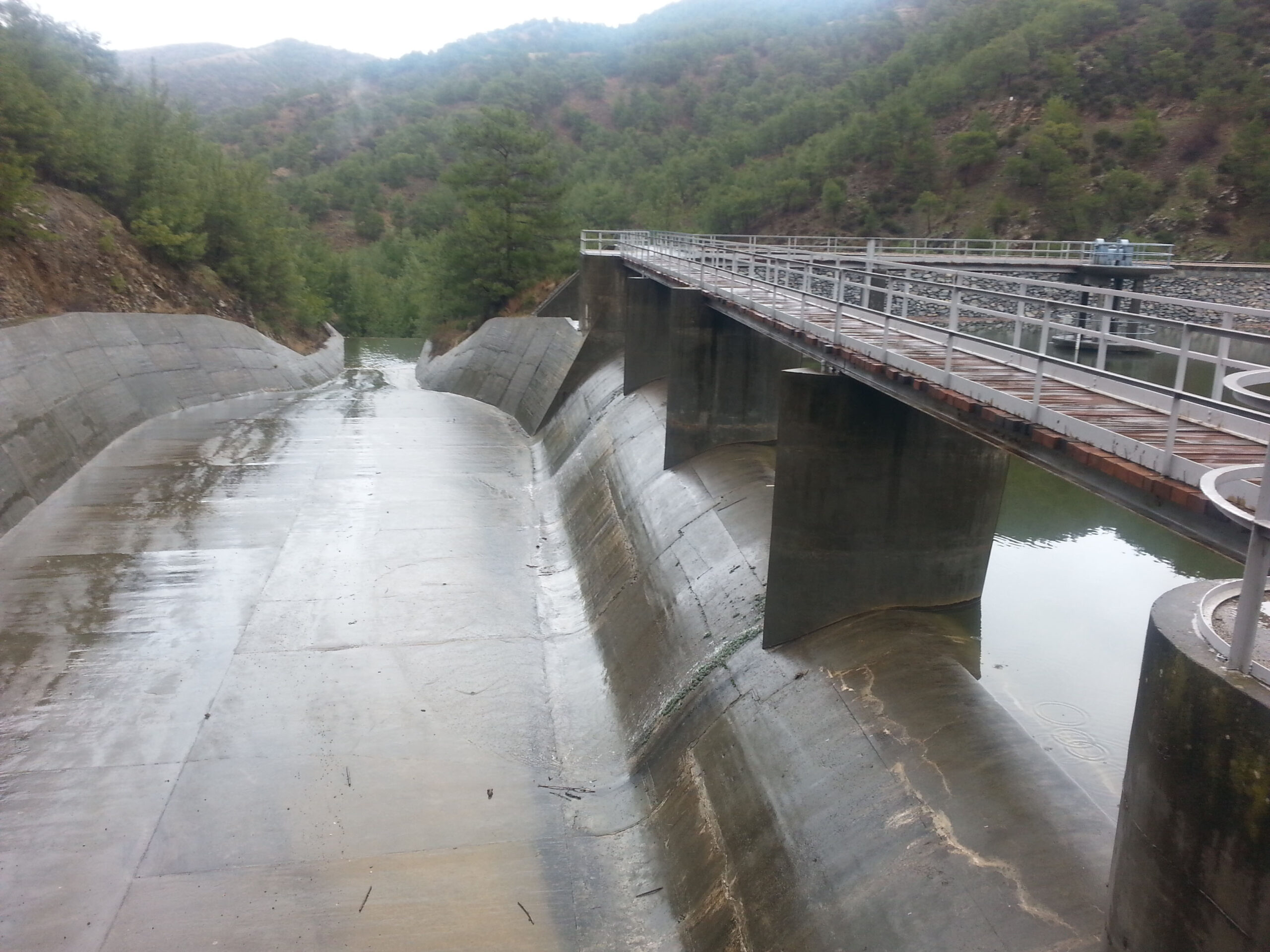 &Sigma;&eta;&mu;&alpha;&nu;&tau;&iota;&kappa;ή &rho;&omicron;ή &sigma;&tau;&alpha; &phi;&rho;ά&gamma;&mu;&alpha;&tau;&alpha;, &laquo;&alpha;&sigmaf; &epsilon;ί&mu;&alpha;&sigma;&tau;&epsilon; &sigma;&upsilon;&gamma;&kappa;&rho;&alpha;&tau;&eta;&mu;έ&nu;&omicron;&iota;&raquo; &lambda;έ&epsilon;&iota; &tau;&omicron; &Tau;&mu;ή&mu;&alpha; &Upsilon;&delta;ά&tau;&omega;&nu;