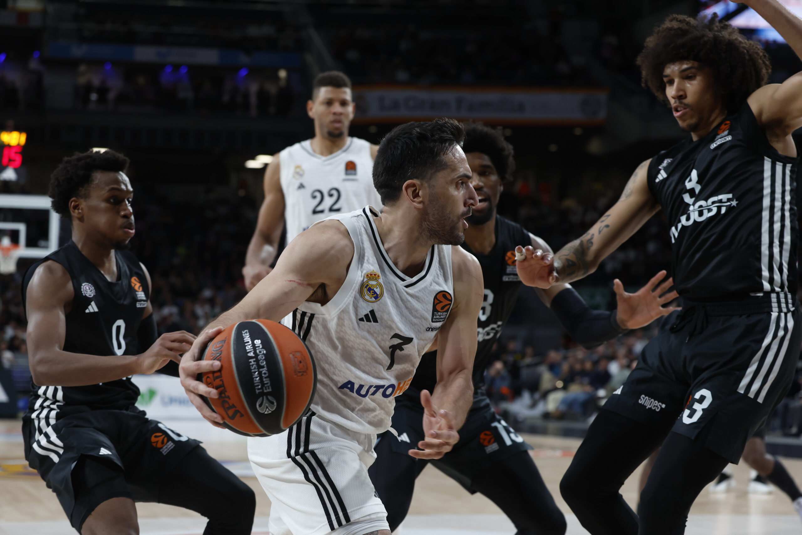 Πήρε το ματς «θρίλερ» η Ρεάλ και… κλείνει το μάτι σε απευθείας πρόκριση