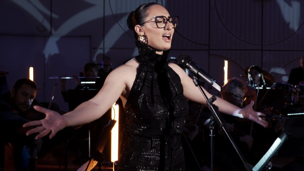 Η Κλαυδία συγκλονίζει με την εκτέλεση του «Mon Amour» (ΒΙΝΤΕΟ)