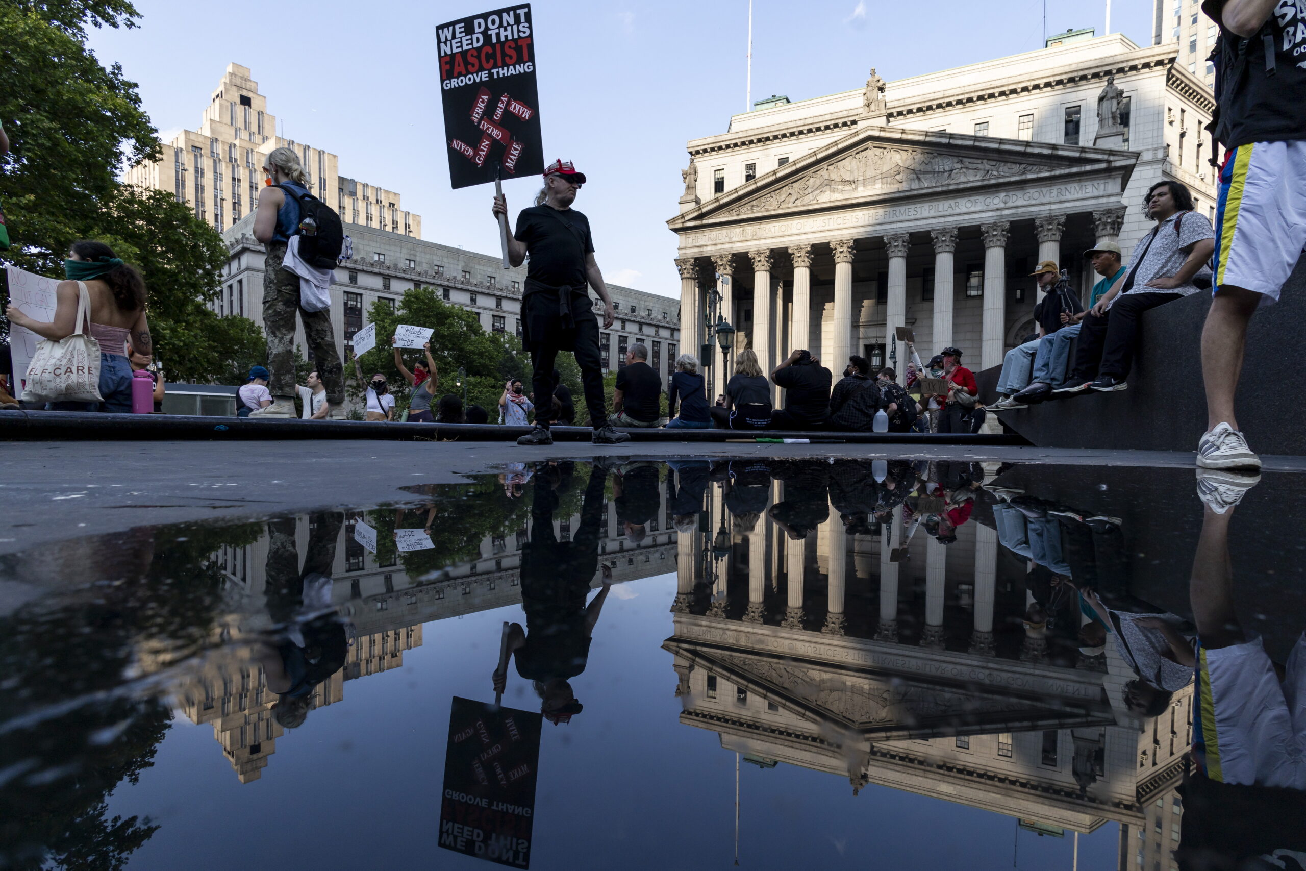 Ο Τραμπ έδωσε χάρη σε όσους προσπάθησαν να ανατρέψουν τα αποτελέσματα των προεδρικών του 2020