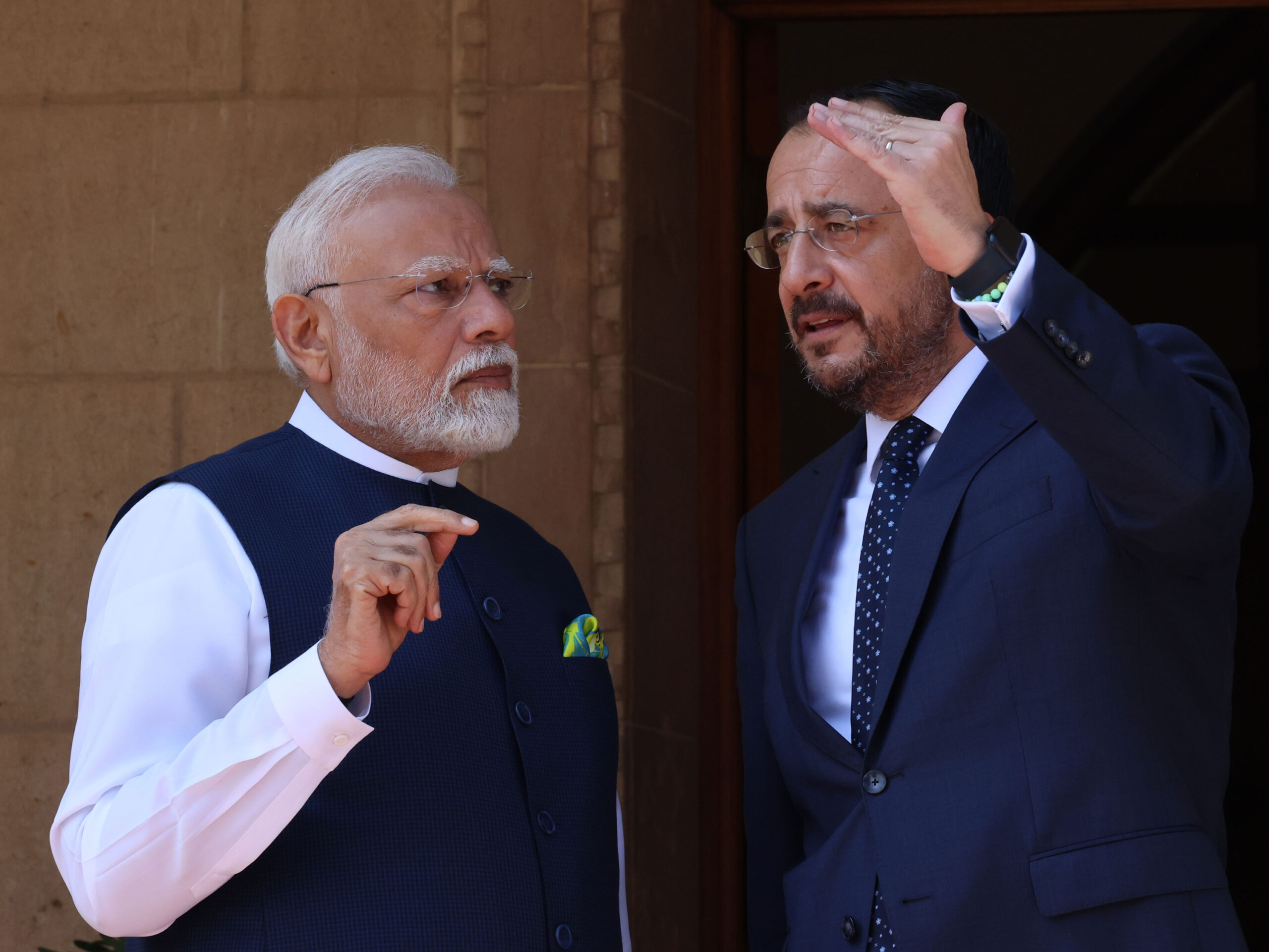 &Chi;&rho;&iota;&sigma;&tau;&omicron;&delta;&omicron;&upsilon;&lambda;ί&delta;&eta;&sigmaf;: &Iota;&delta;&iota;&alpha;ί&tau;&epsilon;&rho;&alpha; &sigma;&eta;&mu;&alpha;&nu;&tau;&iota;&kappa;ή &eta; &epsilon;&pi;ί&sigma;&kappa;&epsilon;&psi;ή &tau;&omicron;&upsilon; &sigma;&tau;&eta;&nu; &Iota;&nu;&delta;ί&alpha; &tau;&omicron;&nu; &Mu;ά&iota;&omicron;