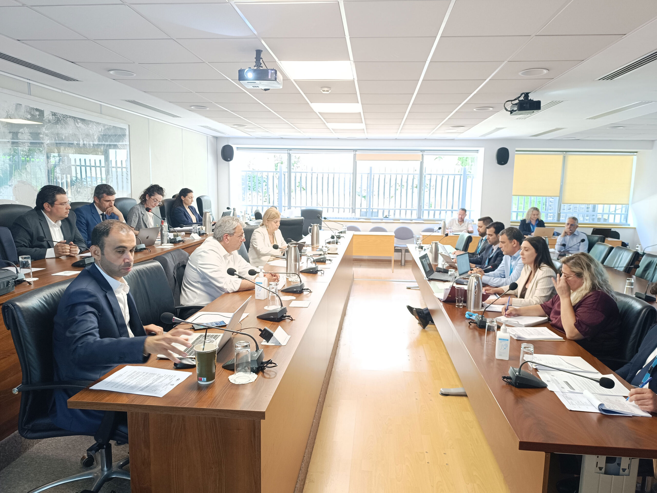 &Theta;&omega;&rho;&alpha;&kappa;ί&zeta;&epsilon;&tau;&alpha;&iota; &sigma;&upsilon;&nu;&tau;&alpha;&gamma;&mu;&alpha;&tau;&iota;&kappa;ά &omicron; έ&lambda;&epsilon;&gamma;&chi;&omicron;&sigmaf; &tau;&omega;&nu; &pi;&rho;ώ&eta;&nu; &alpha;&xi;&iota;&omega;&mu;&alpha;&tau;&omicron;ύ&chi;&omega;&nu;