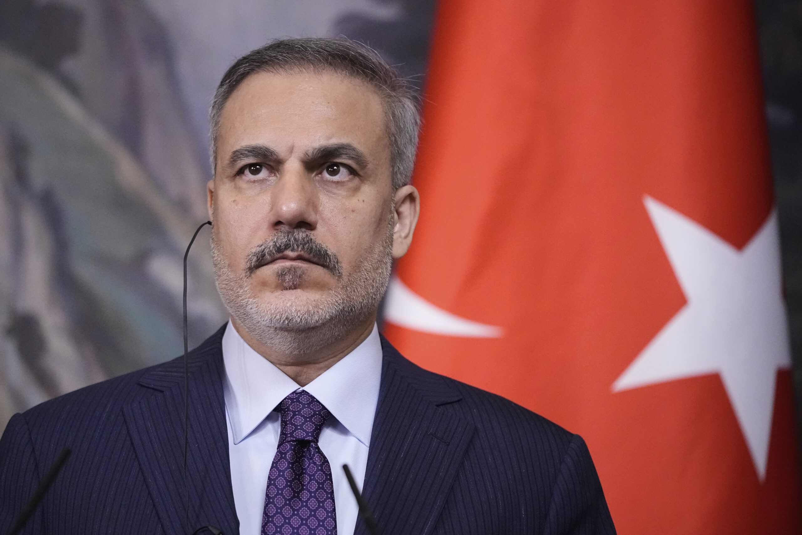 &Tau;&omicron; &phi;&upsilon;&sigma;ά&epsilon;&iota; &kappa;&alpha;&iota; &delta;&epsilon;&nu; &kappa;&rho;&upsilon;ώ&nu;&epsilon;&iota; &eta; Ά&gamma;&kappa;&upsilon;&rho;&alpha;, &epsilon;&xi;&epsilon;&tau;ά&zeta;&epsilon;&iota; &epsilon;&pi;ί&sigma;&eta;&mu;&eta; &alpha;&nu;&tau;ί&delta;&rho;&alpha;&sigma;&eta; &gamma;&iota;&alpha; &tau;&eta;&nu; &omicron;&rho;&iota;&omicron;&theta;έ&tau;&eta;&sigma;&eta; &Alpha;&Omicron;&Zeta;