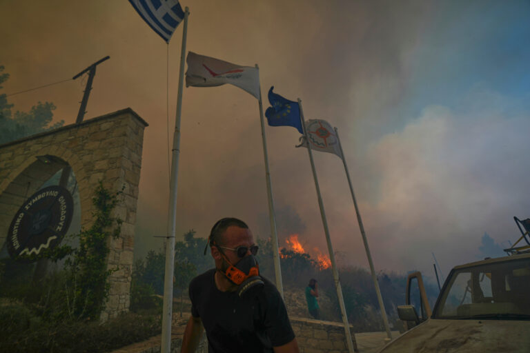 «Η πυρκαγιά πήγαινε από ένα σημείο στο άλλο»: Έτσι εξαπλώθηκε ραγδαία η λαίλαπα