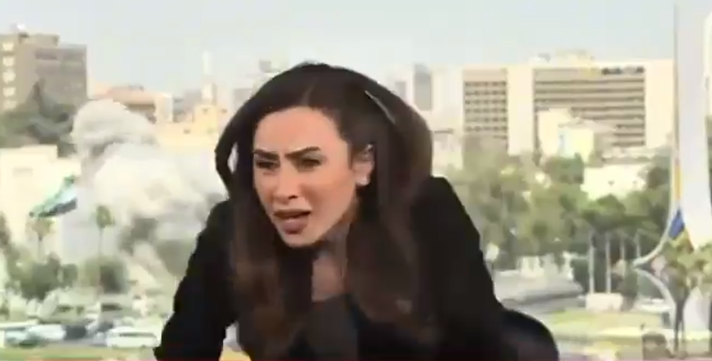 Σοκαριστικά βίντεο: Το ισραηλινό χτύπημα στη Δαμασκό σε live μετάδοση από τηλεοπτικά κανάλια