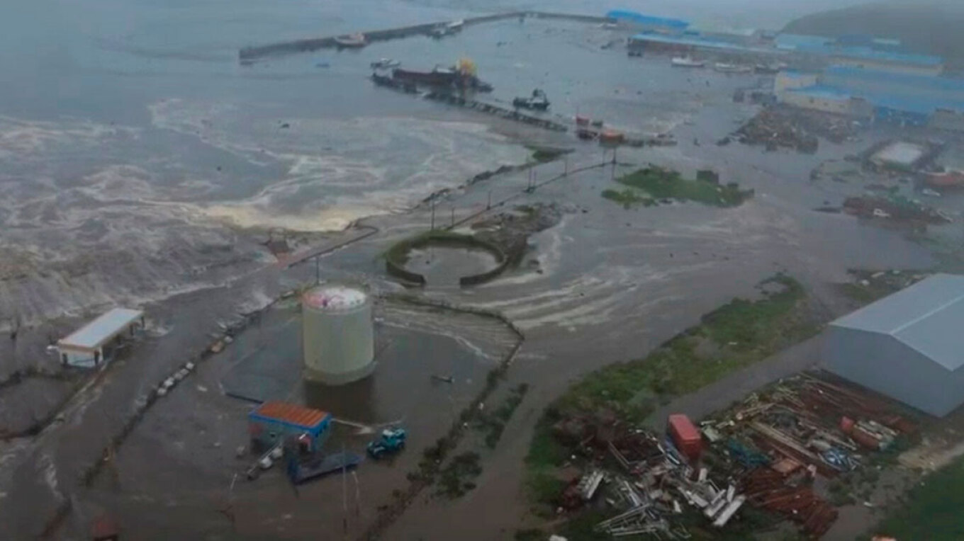 Έφτασαν Χαβάη και Αλάσκα τα πρώτα κύματα τσουνάμι μετά τα 8,8 Ρίχτερ ανοικτά της Ρωσίας (ΒΙΝΤΕΟ)