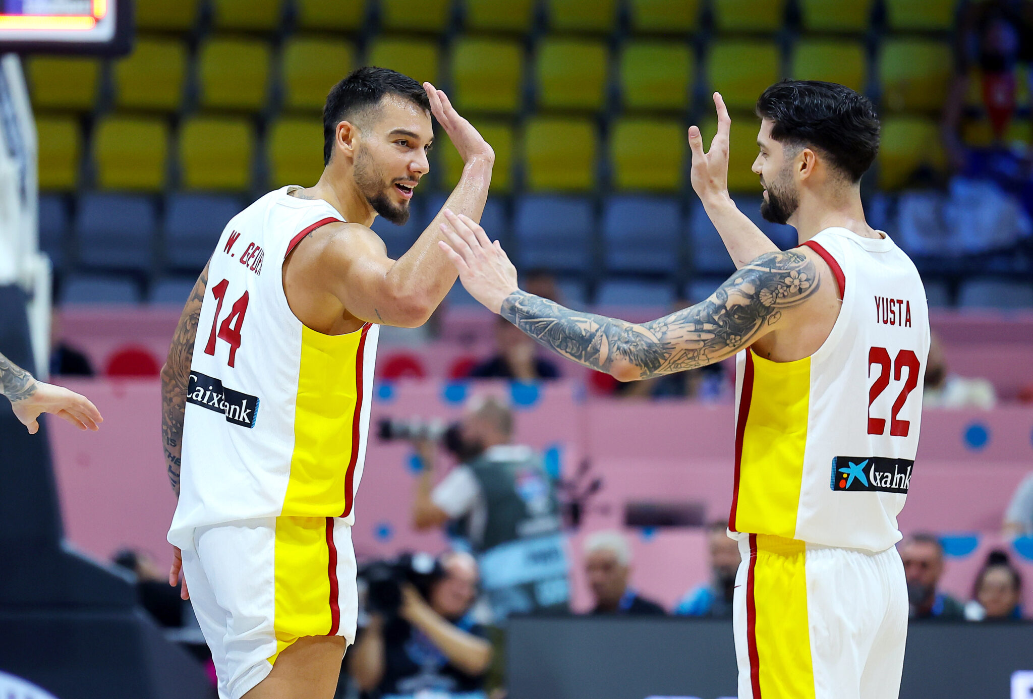 Ξέσπασε στη Βοσνία και πήρε τα πάνω της η Ισπανία (ΒΙΝΤΕΟ)