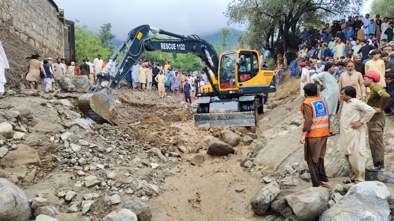 Φονικές πλημμύρες σε Ινδία και Πακιστάν, εκατοντάδες οι νεκροί